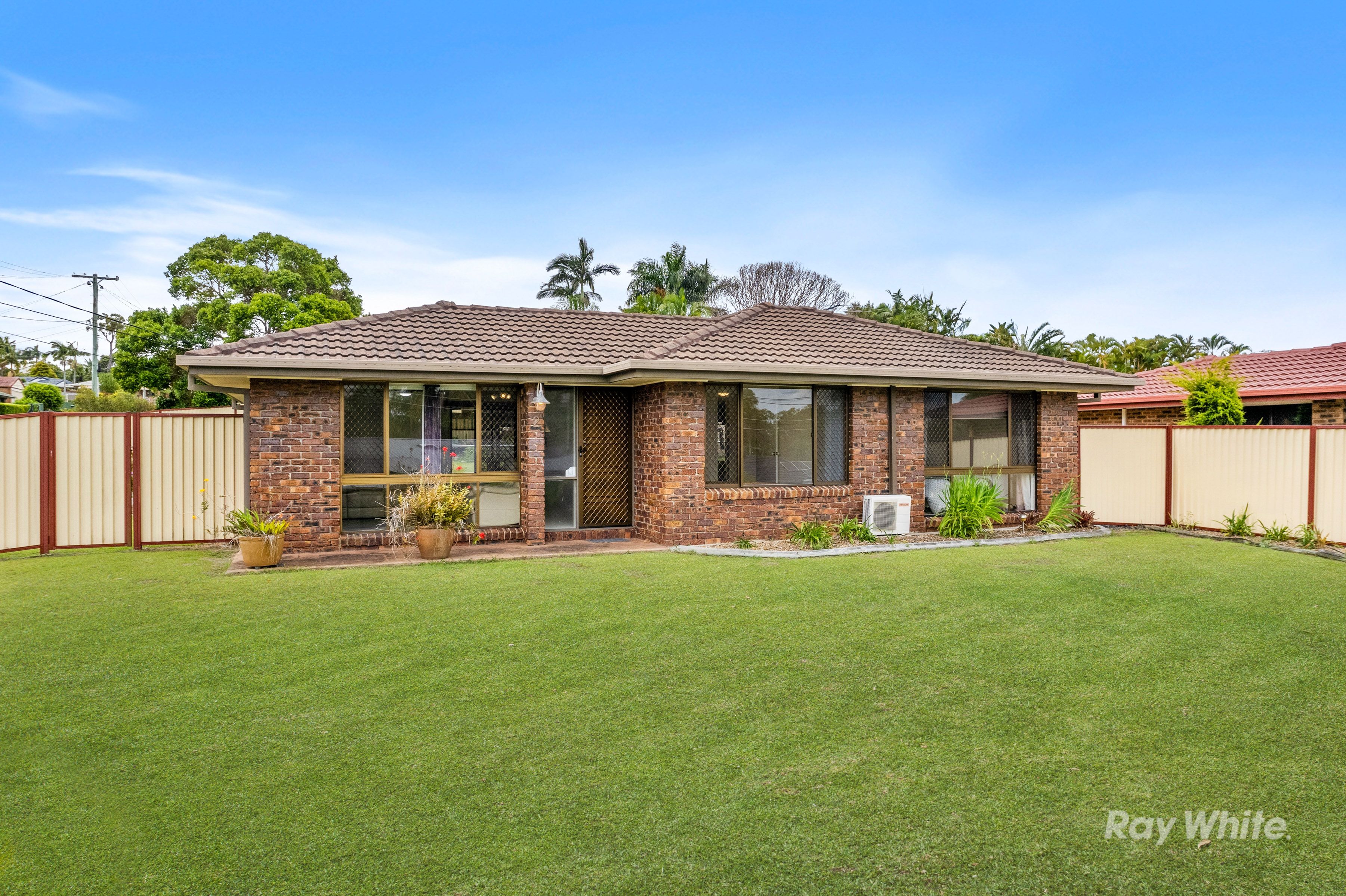2 Kingfield Court, Regents Park QLD 4118
