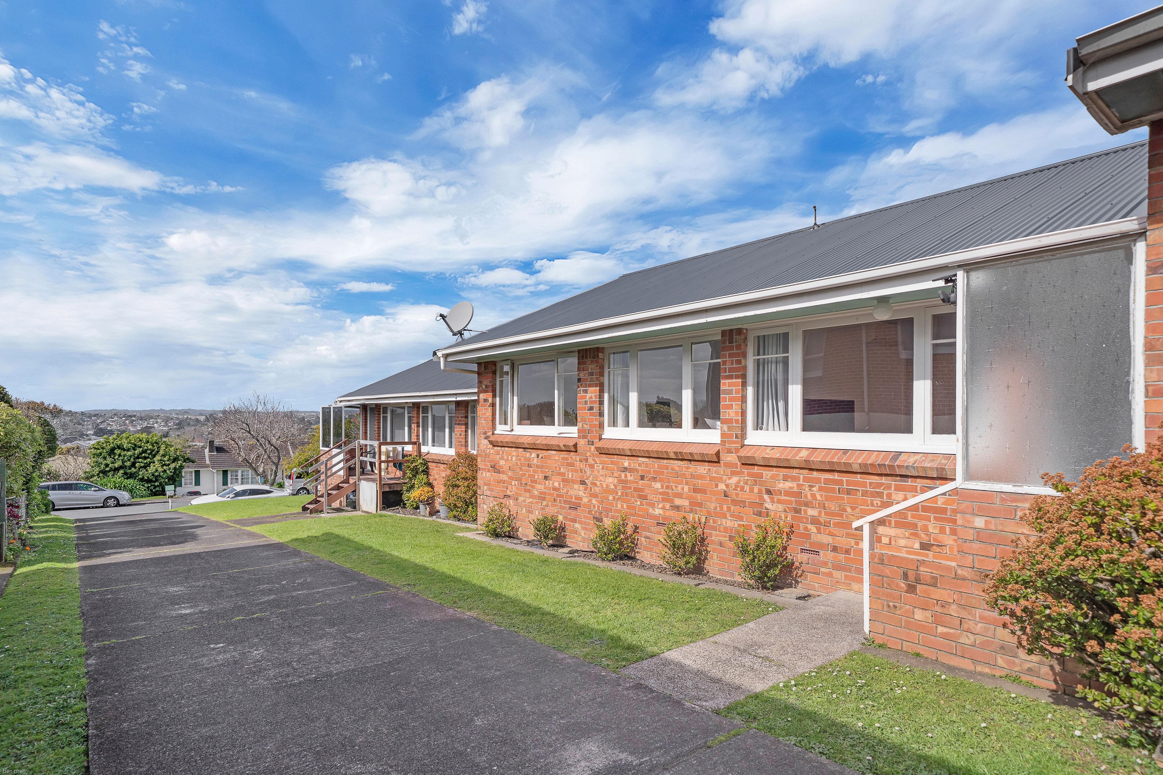 2/7 Greenhill Crescent, Pakuranga Heights, Manukau City