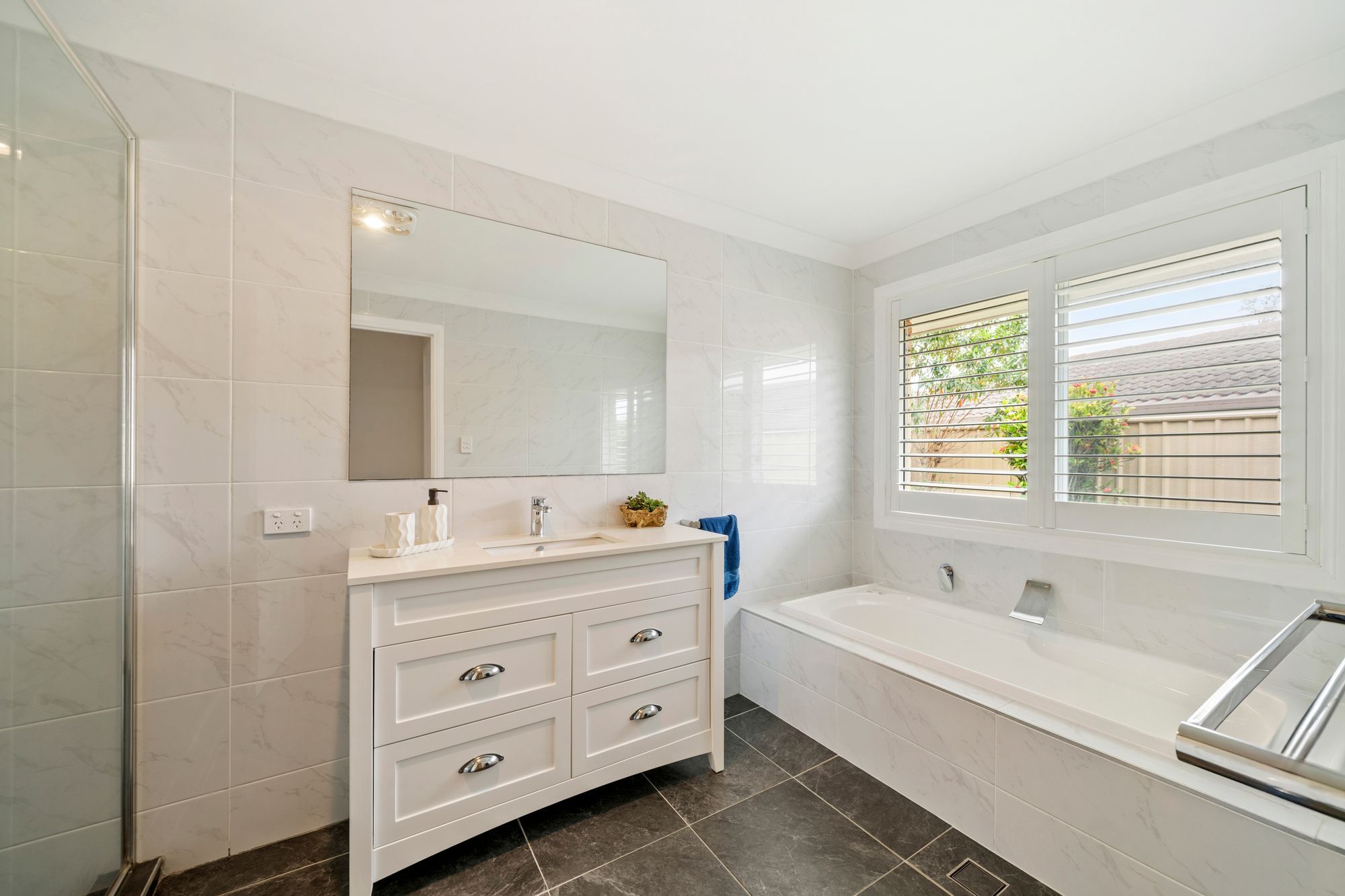 2 Hastings Crescent — photo 16 of 25