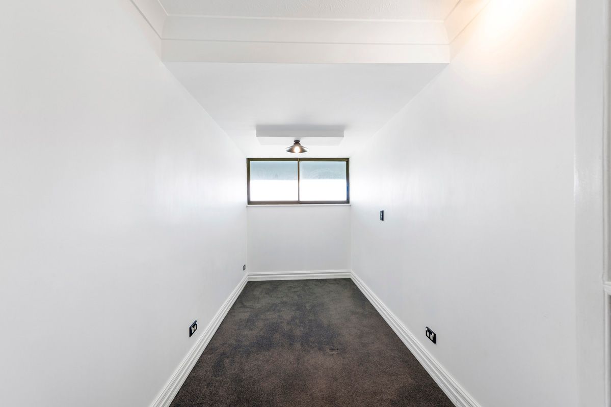 59/18 Commodore Drive — photo 17 of 23