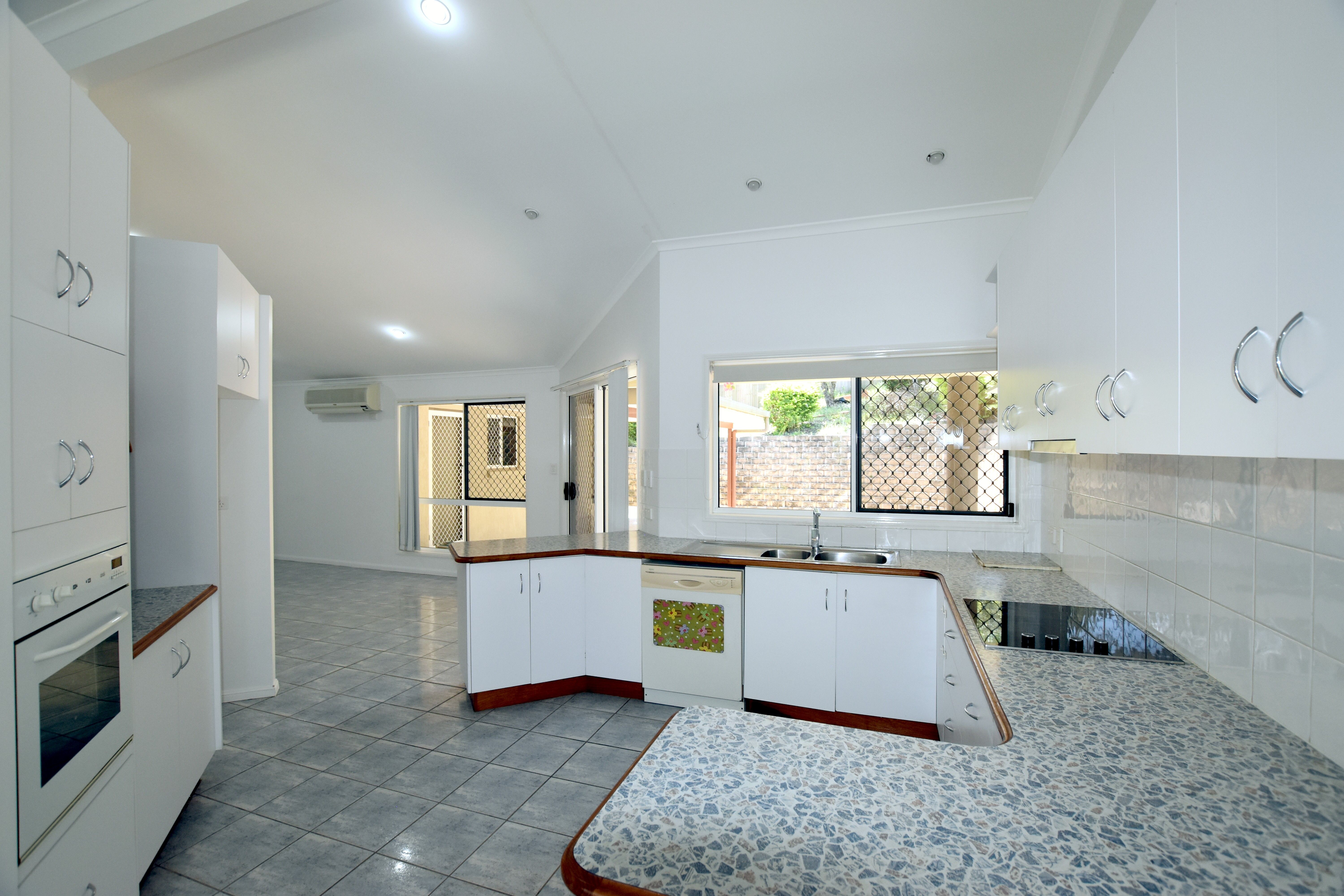 11 Gapparis Street — photo 7 of 14