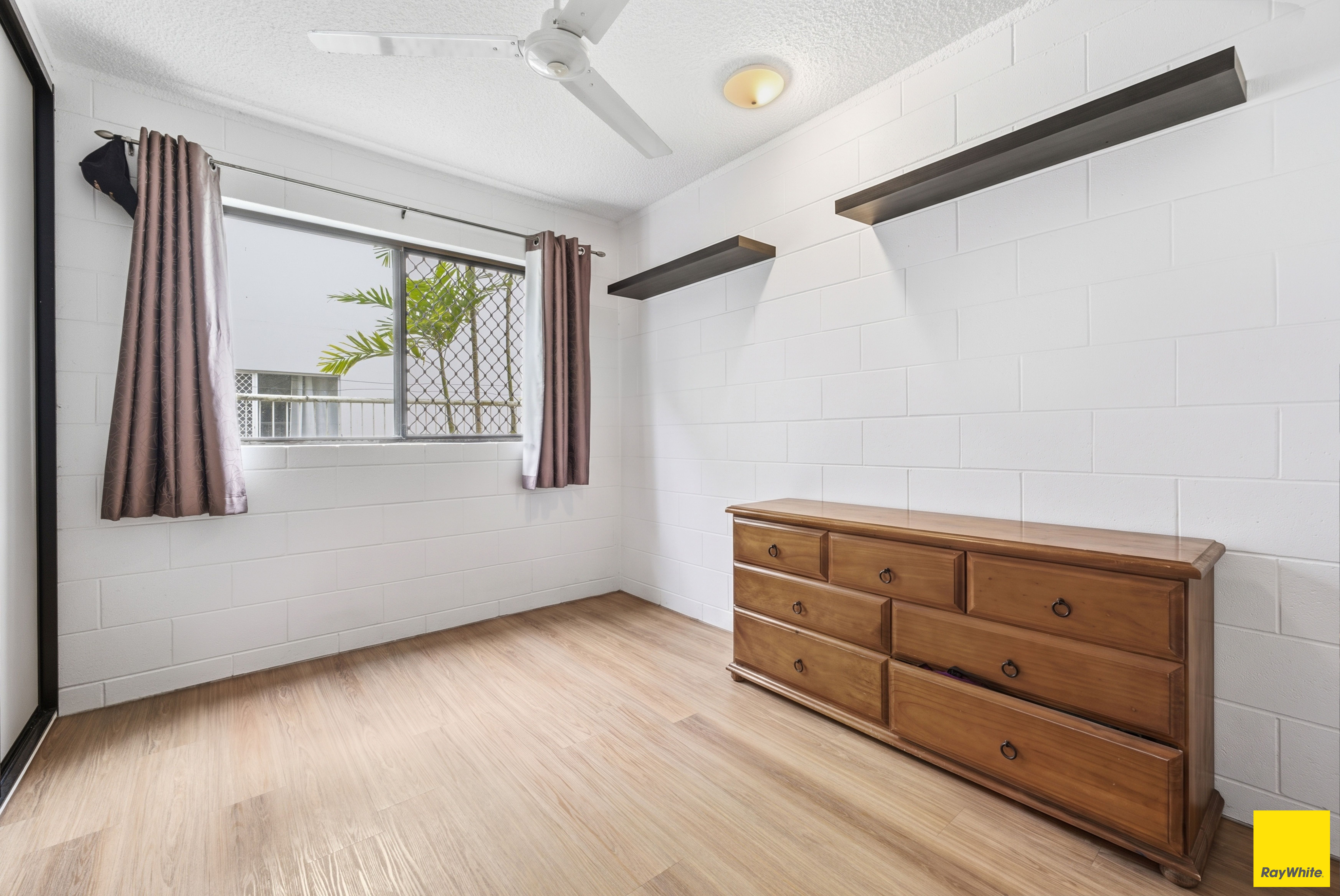 1/215-217 Mcleod Street — photo 6 of 10