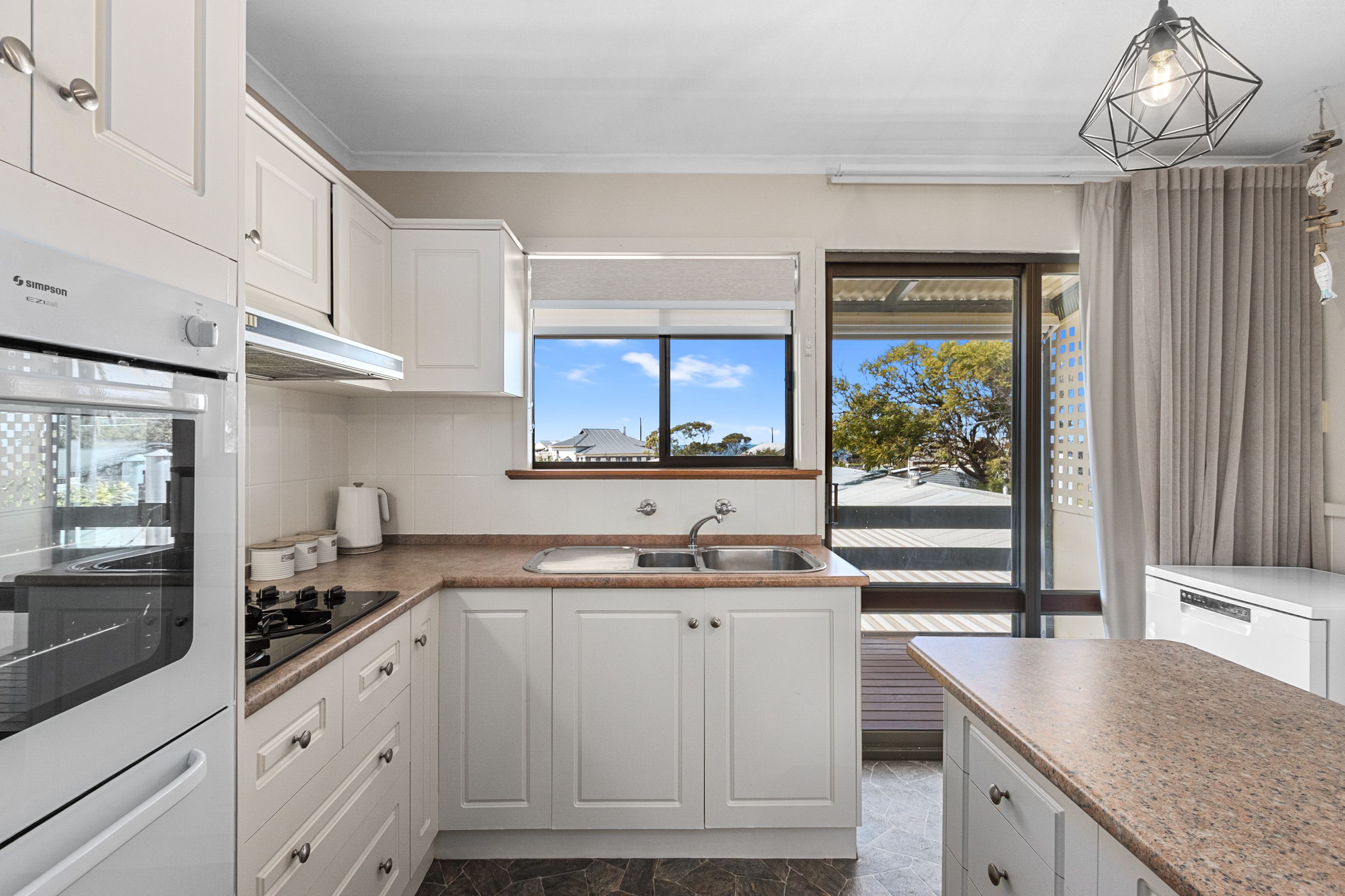 9 Gweneth Court — photo 4 of 30