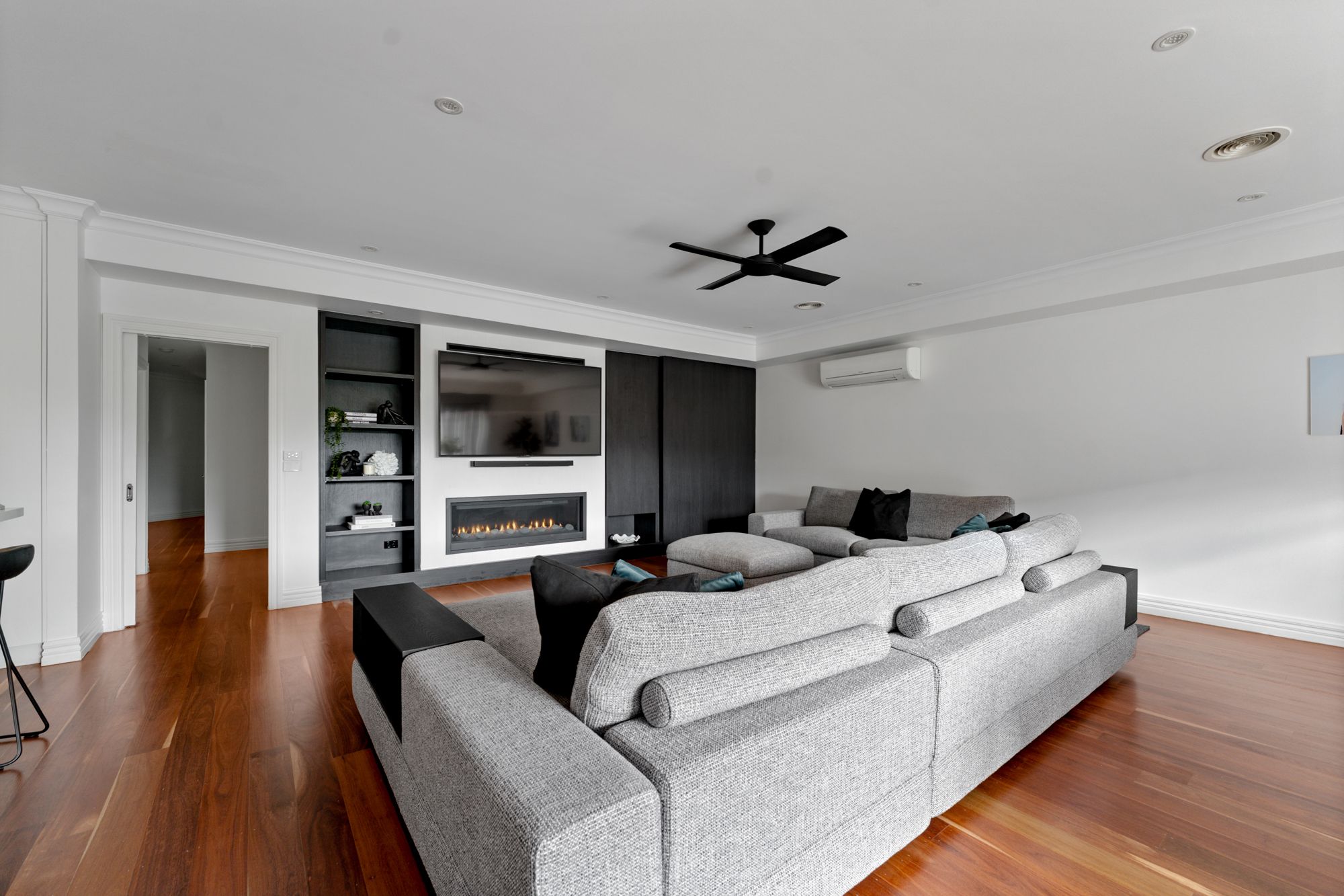 135 Johnston Street — photo 7 of 30