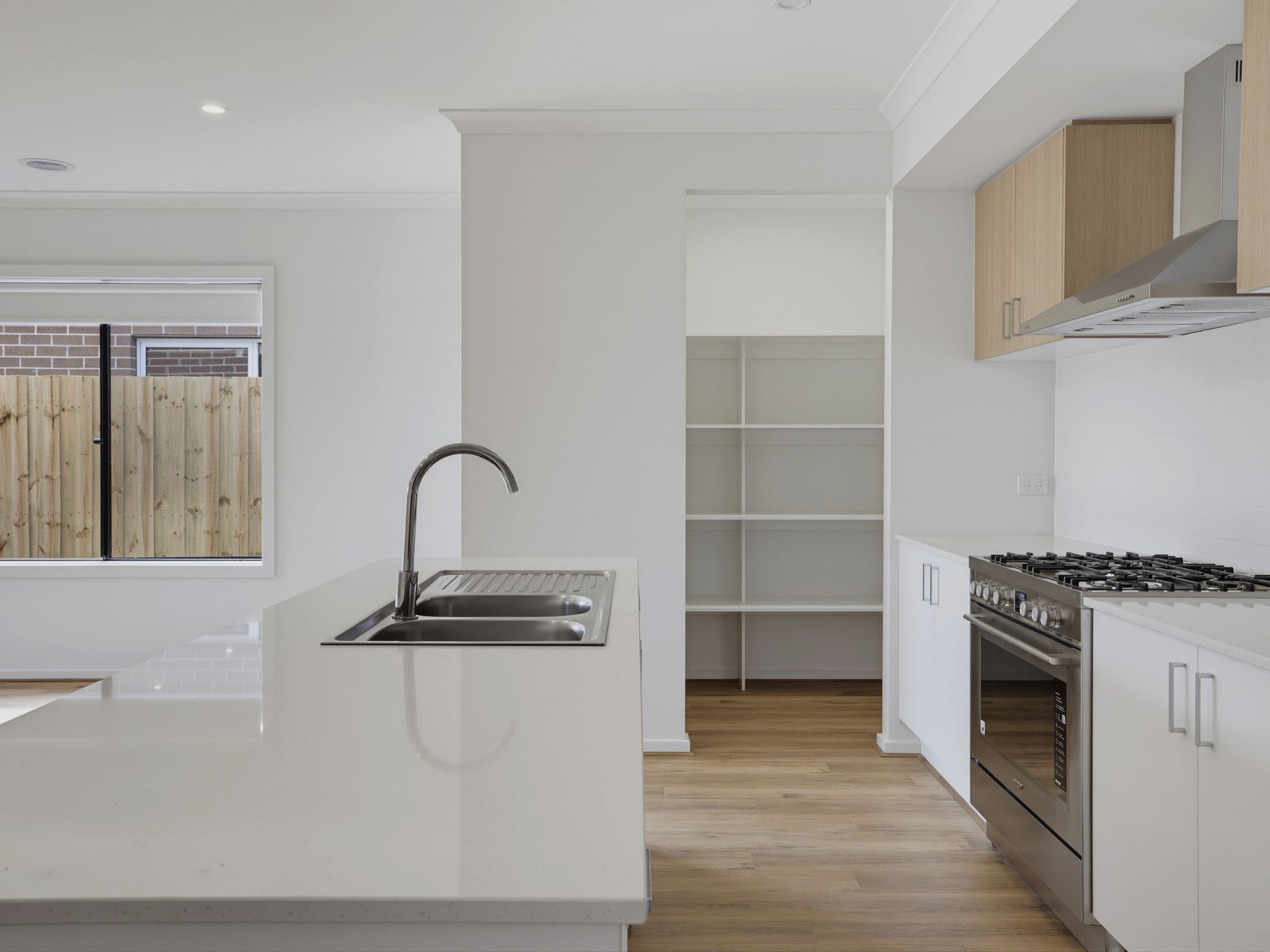 21 Delta Crescent — photo 3 of 11