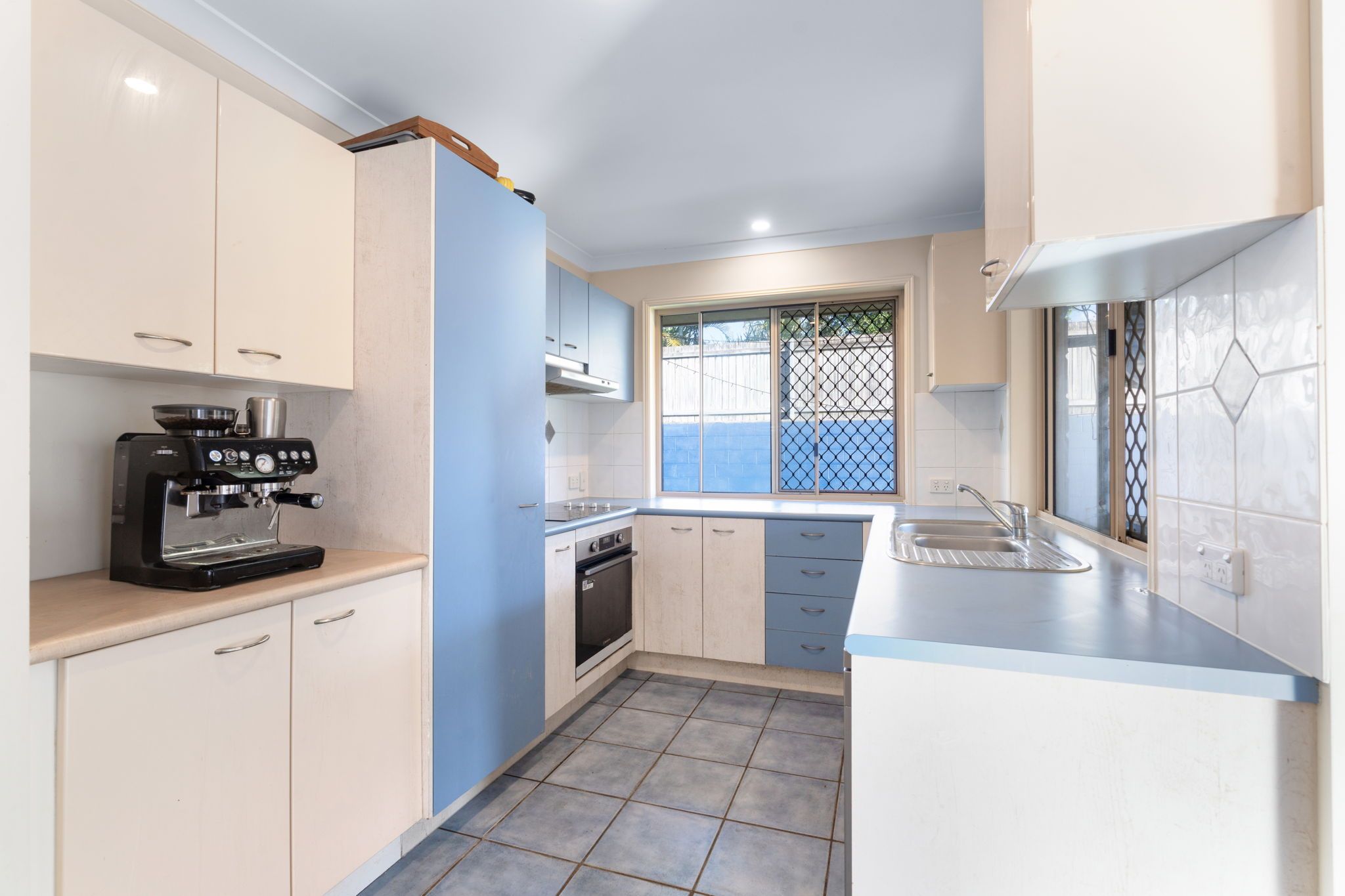 64 New Lindum Road, Wynnum West, QLD 4178