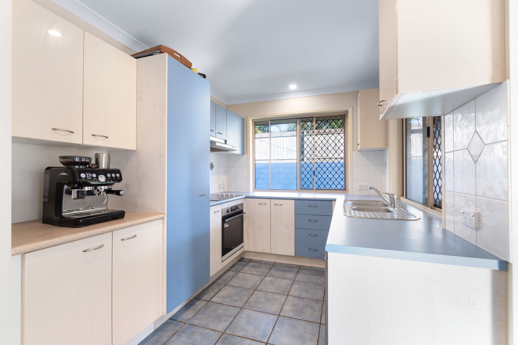 64 New Lindum Road, Wynnum West, QLD 4178