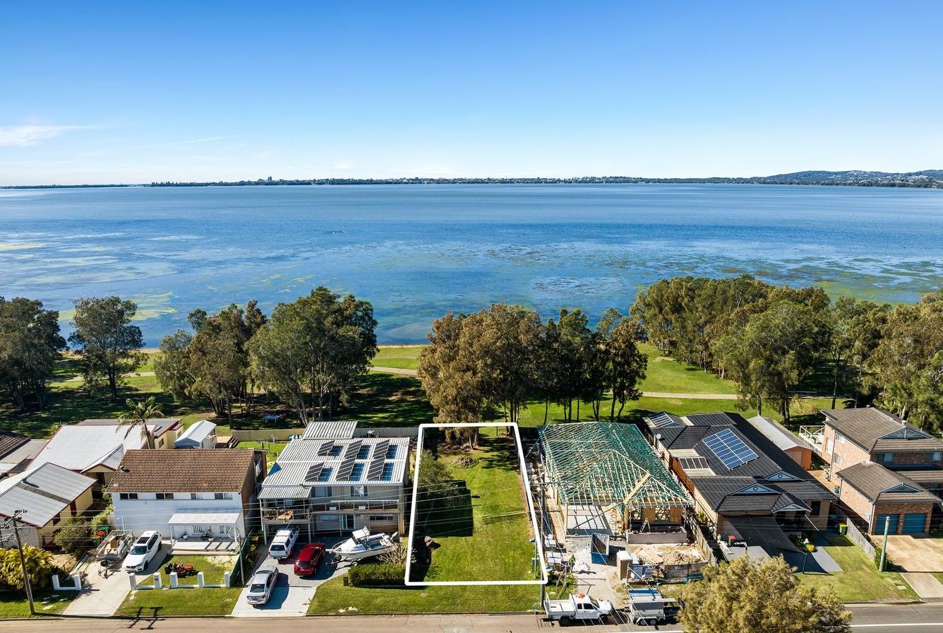 379A Lakedge Avenue — photo from Ray White Berkeley Vale