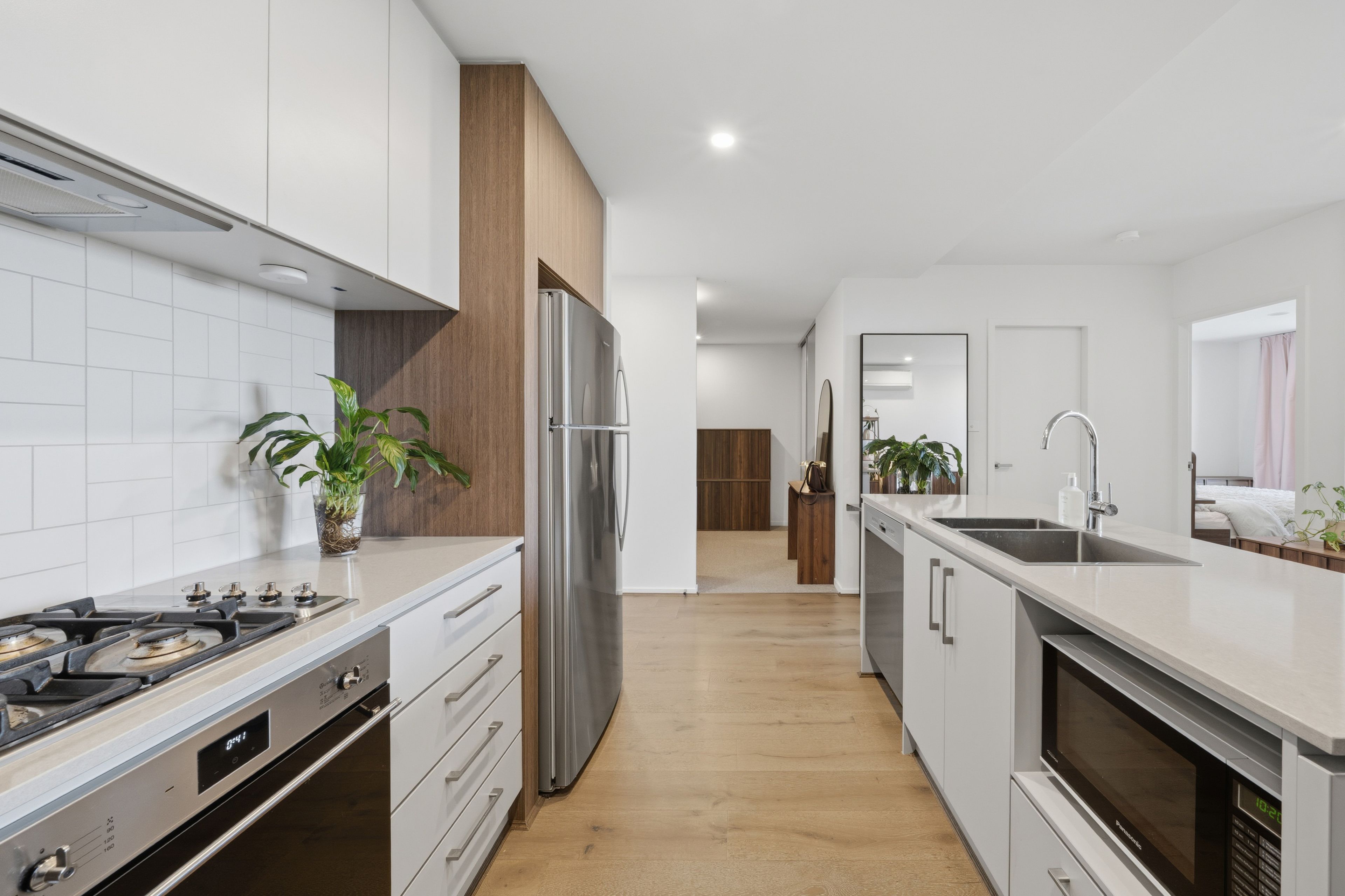 34/11 Irving Street — photo 9 of 29