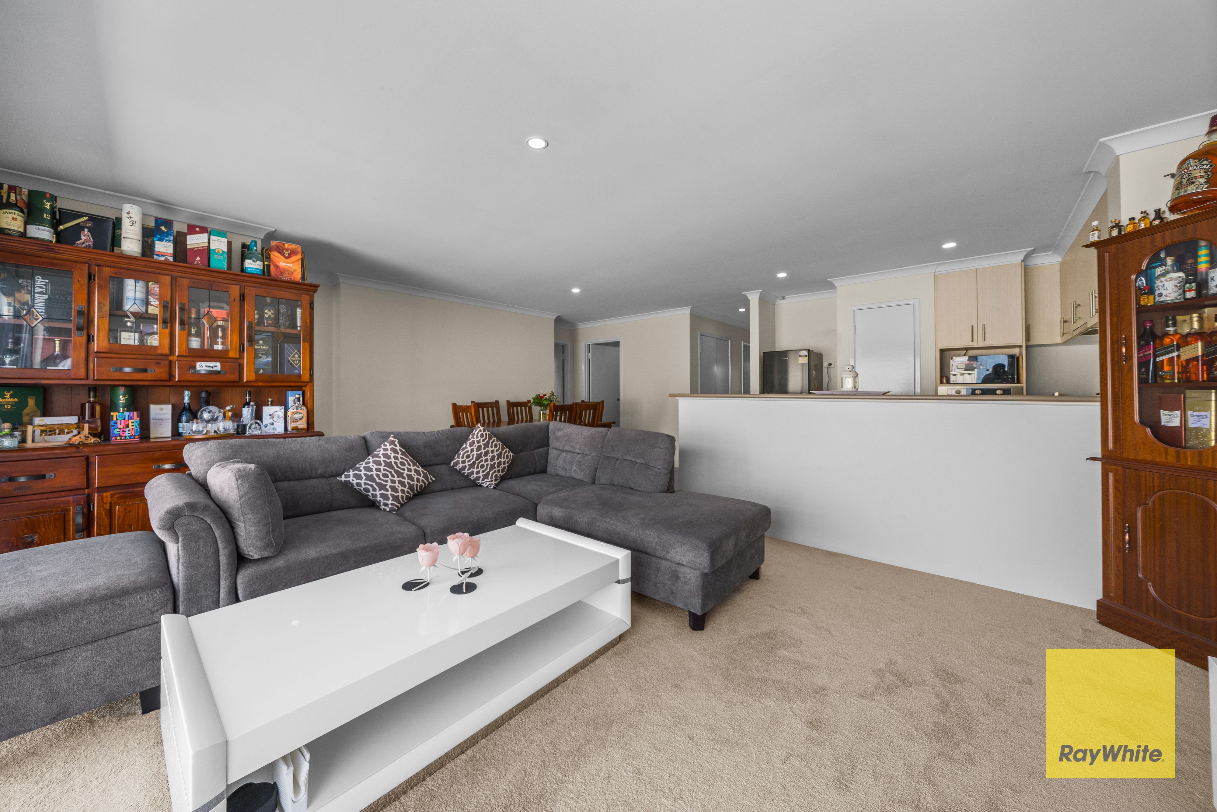 10/4 Jacana Parade, Ballajura, WA 6066