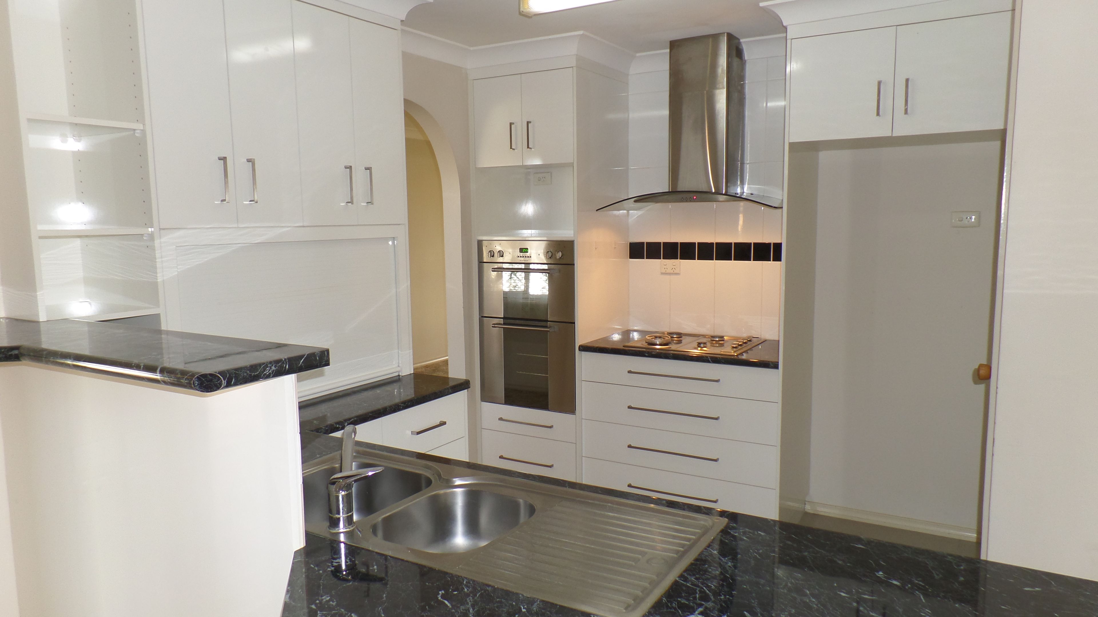 14 Tura Place, Glenfield Park, NSW 2650