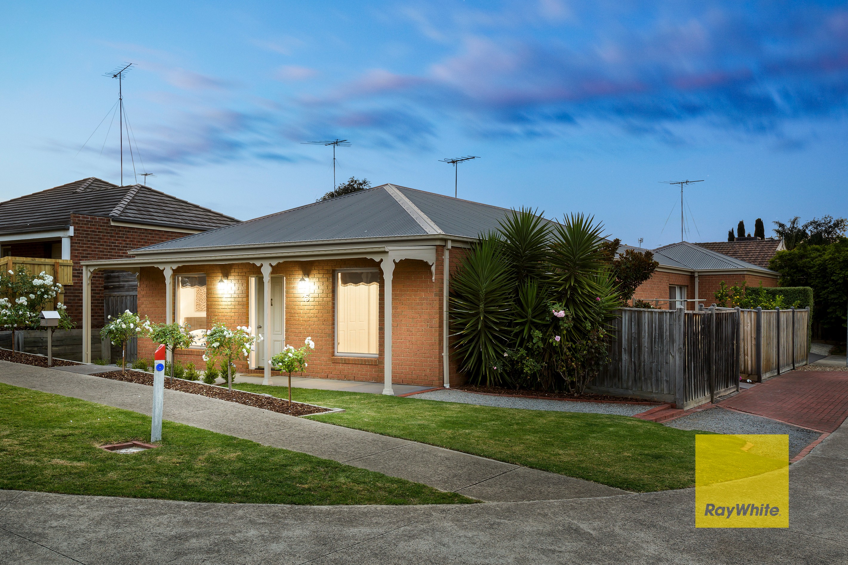 13-15 Cedarville Close, Highton, VIC 3216
