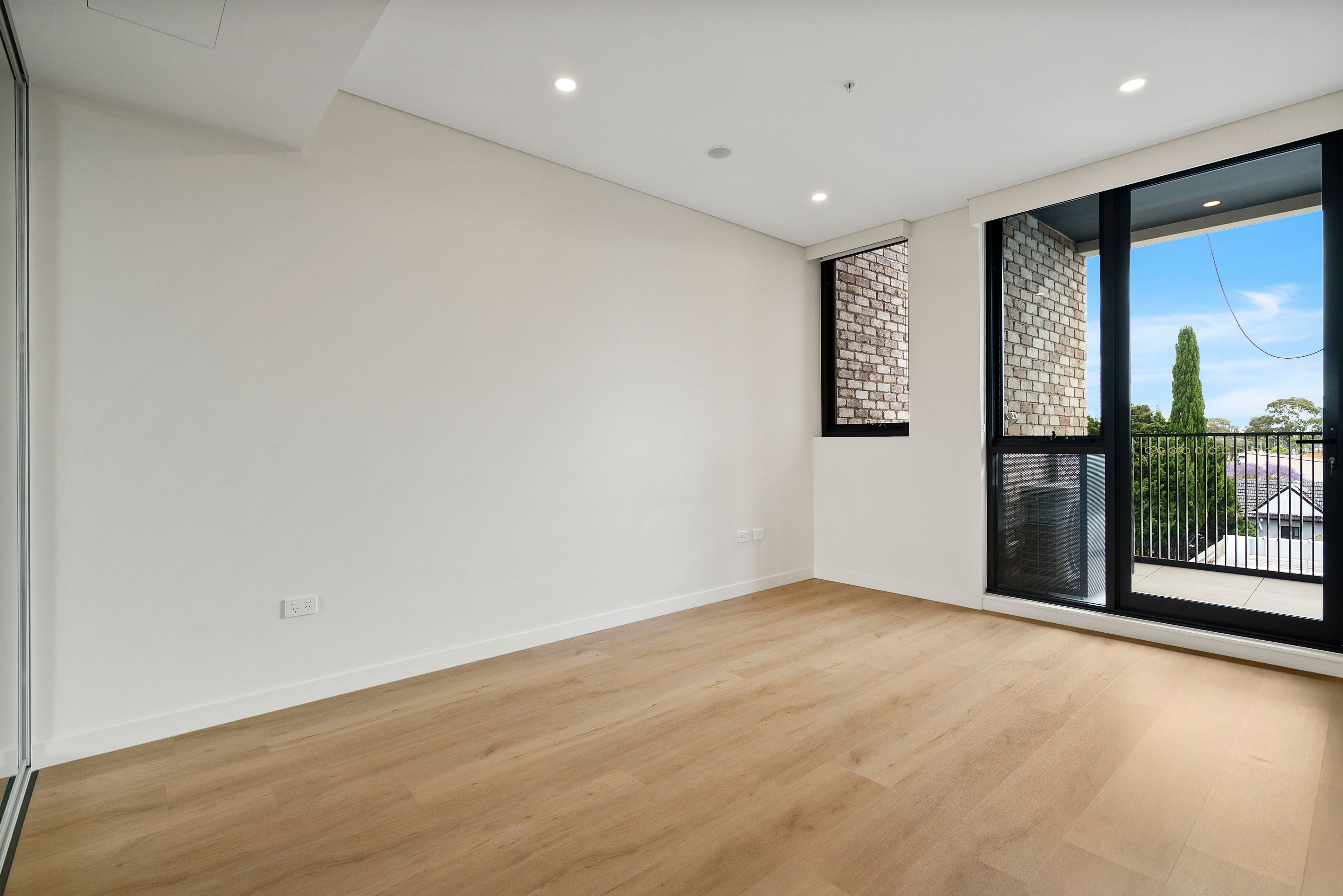 302/8A Stoney Creek Road — photo 4 of 8