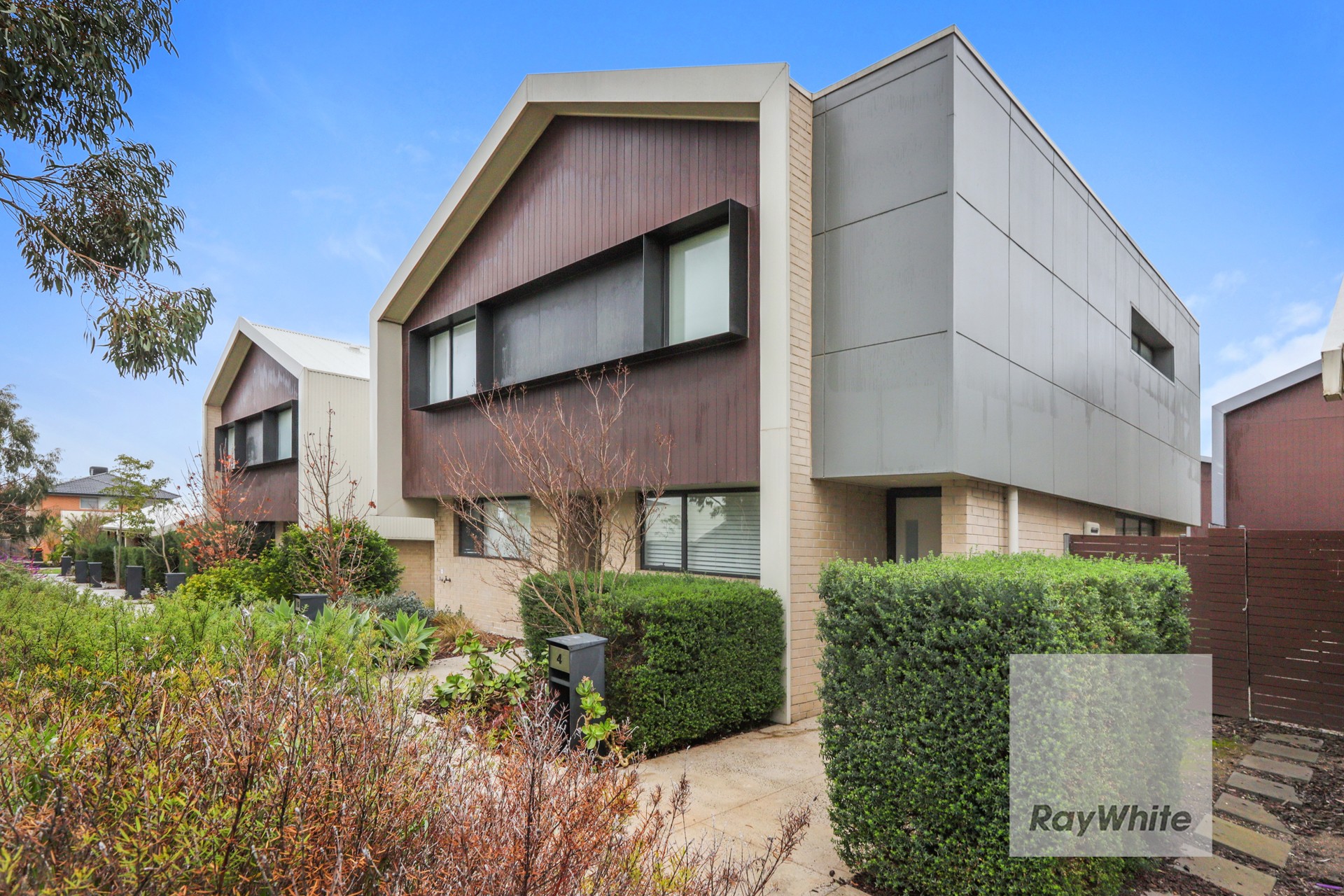 4 Mezzo Walk, Greenvale, VIC 3059