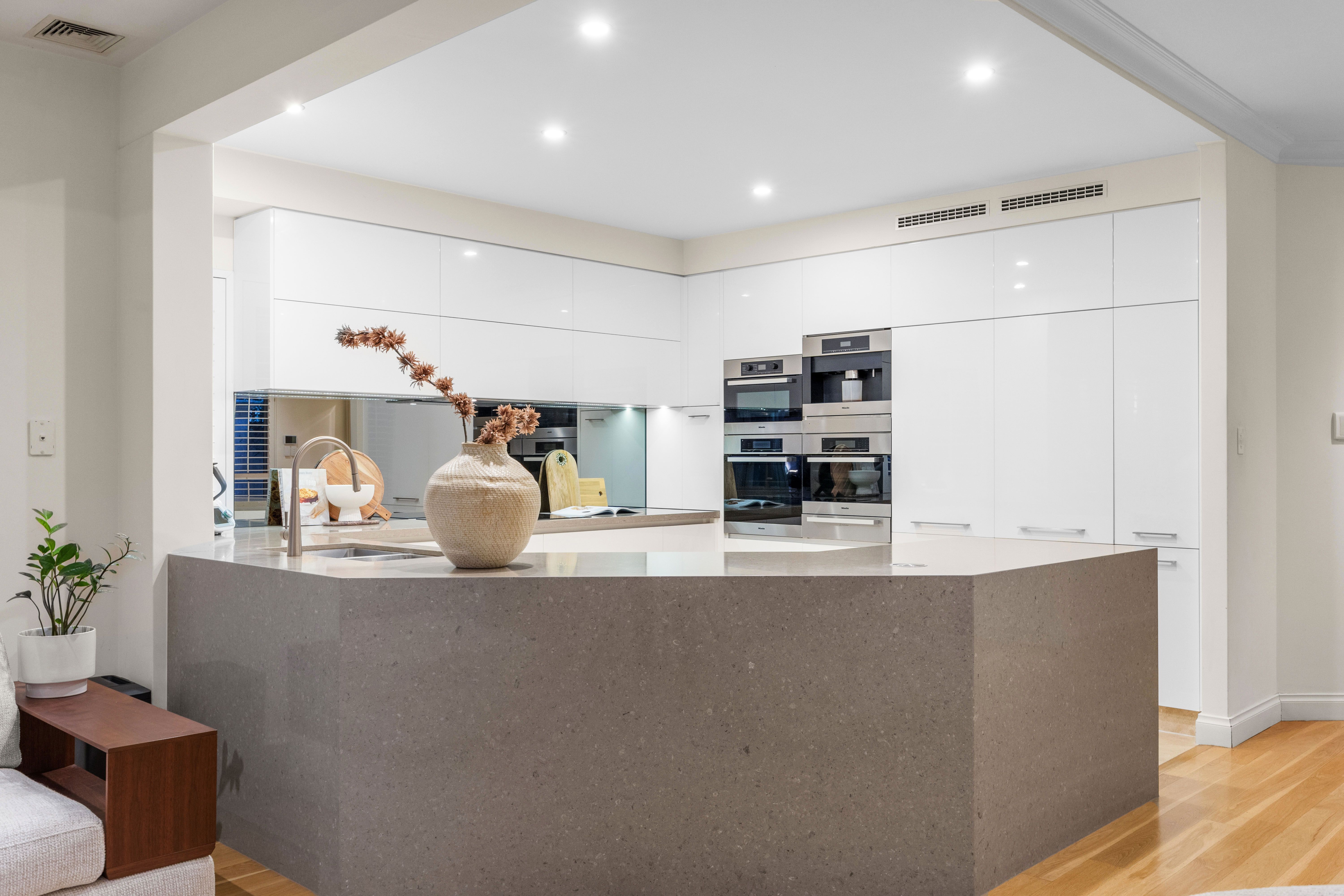 7 Swansea Street — photo 9 of 27