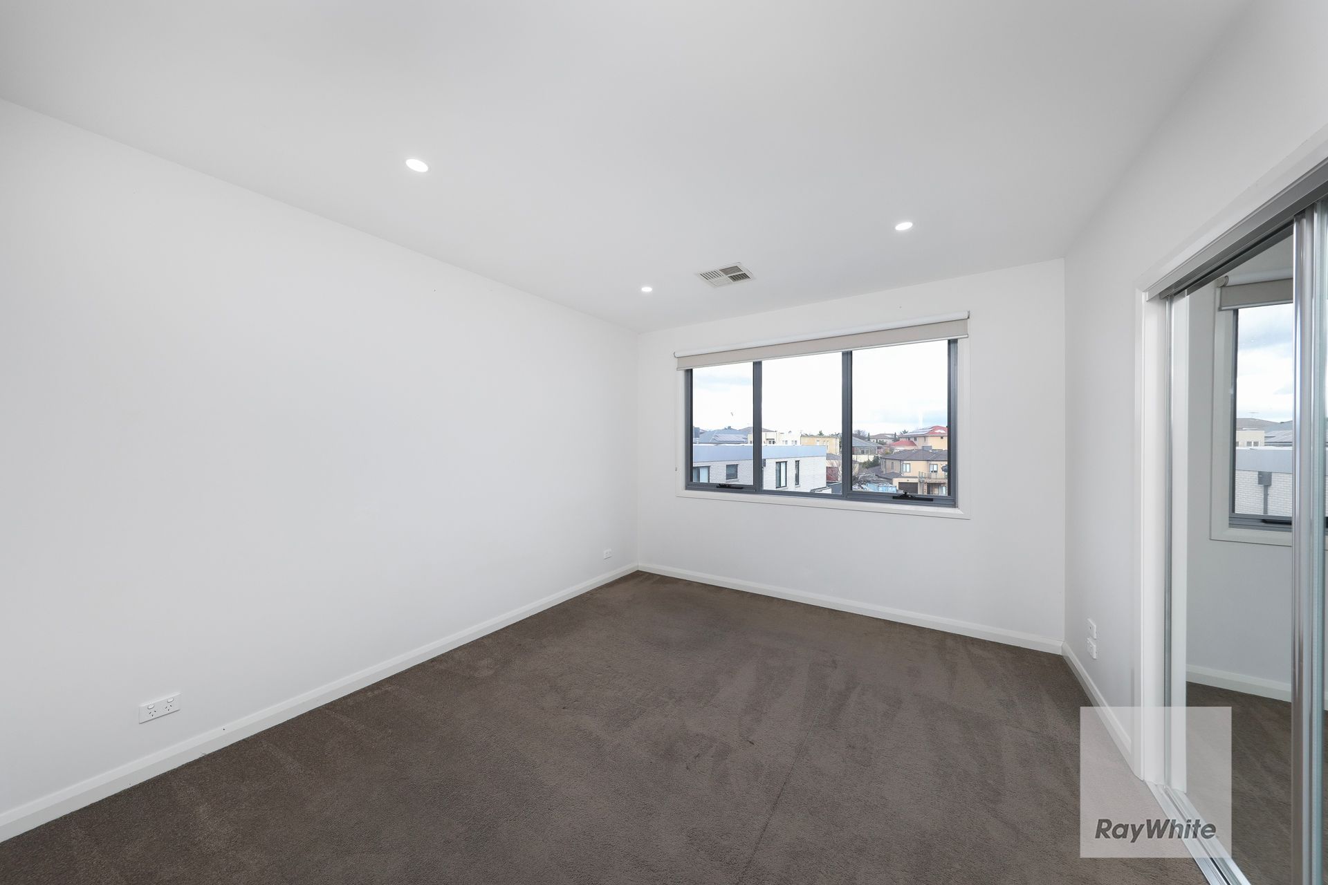 3/44 Trumpington Terrace — photo 7 of 14