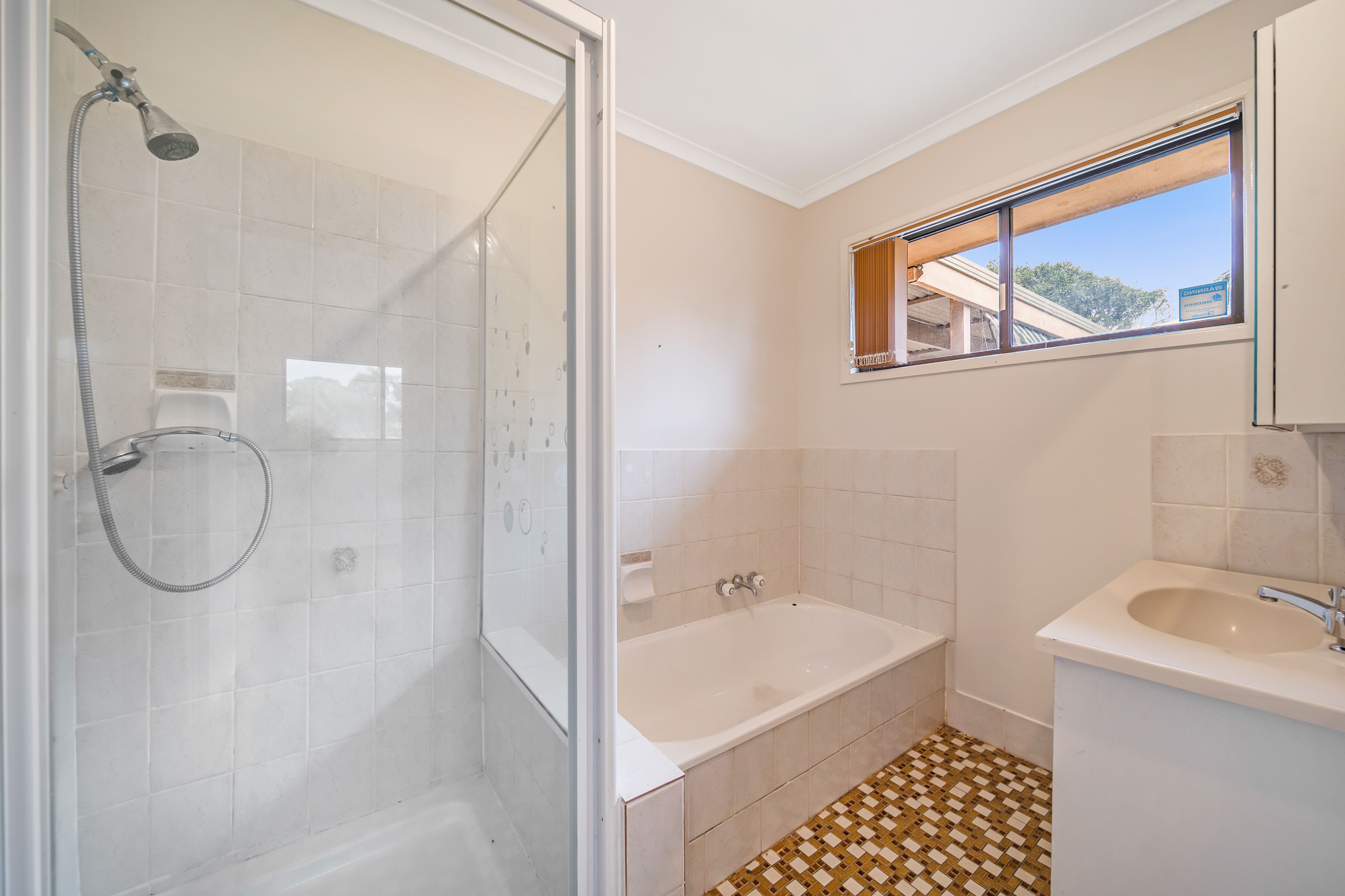 549 Browns Plains Road, Crestmead, QLD 4132