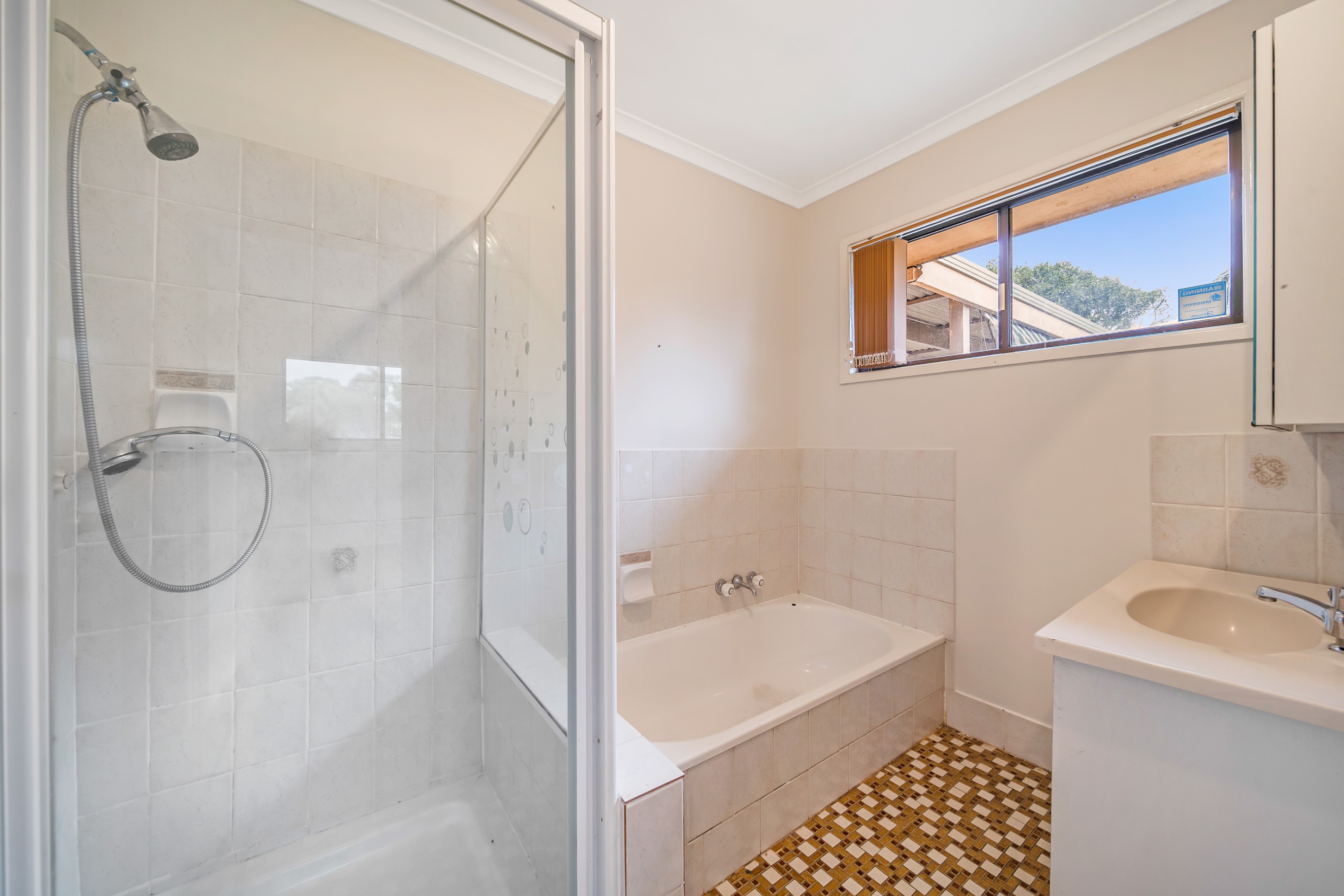 549 Browns Plains Road, Crestmead, QLD 4132
