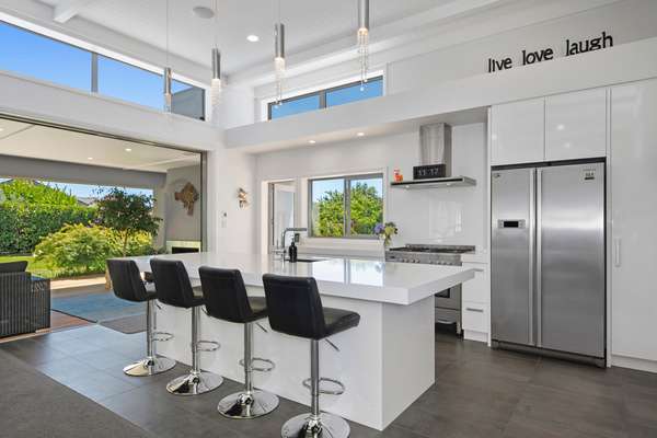 43 Bradley Avenue photo 2