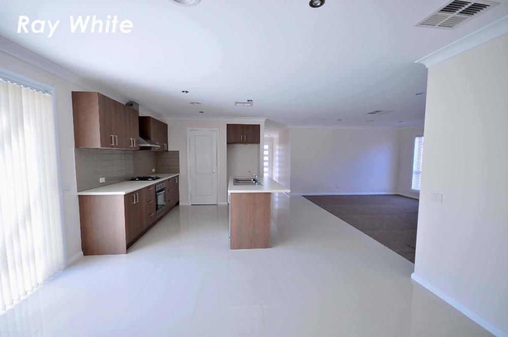 15 Chafia Place, Springdale Heights, NSW 2641