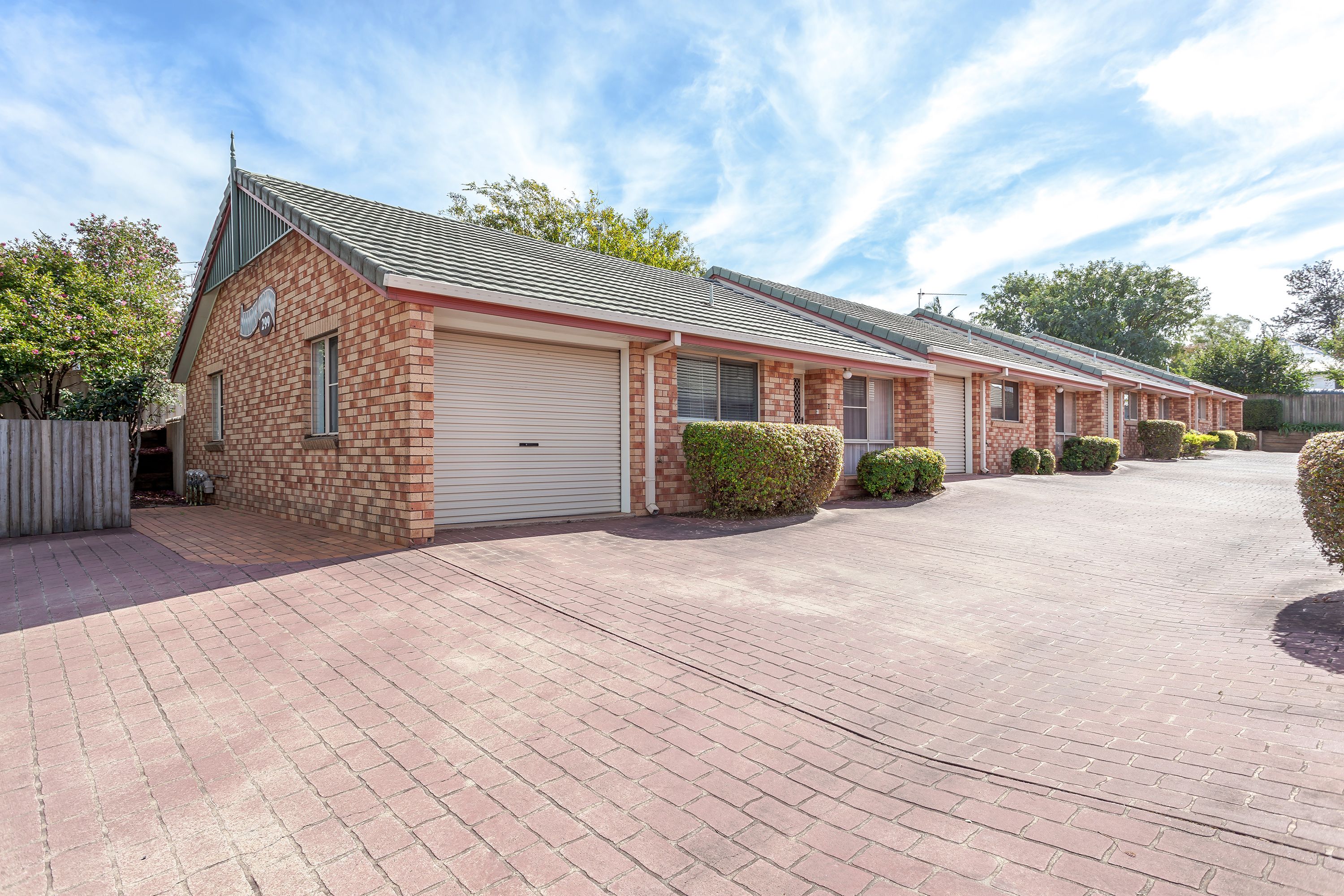 Unit 1/299 James Street, Newtown, QLD 4350