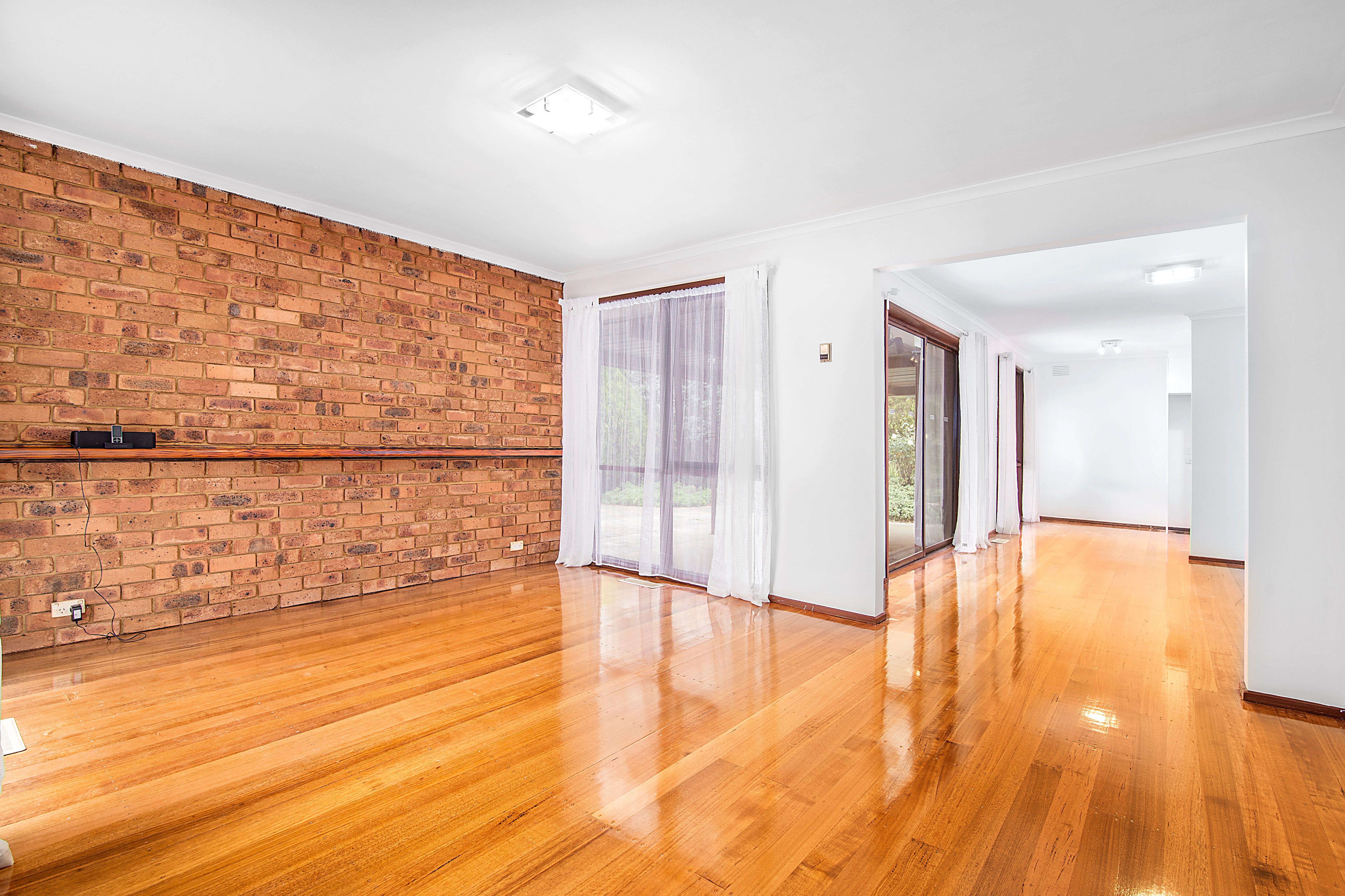 43 Chalcot Drive, Endeavour Hills, VIC 3802