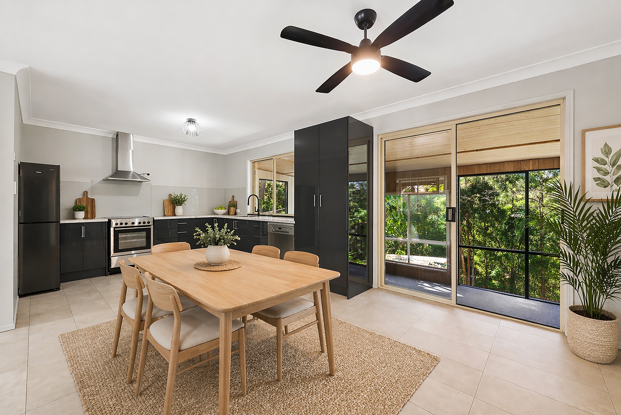 19 Waters Road, Bonogin, QLD 4213