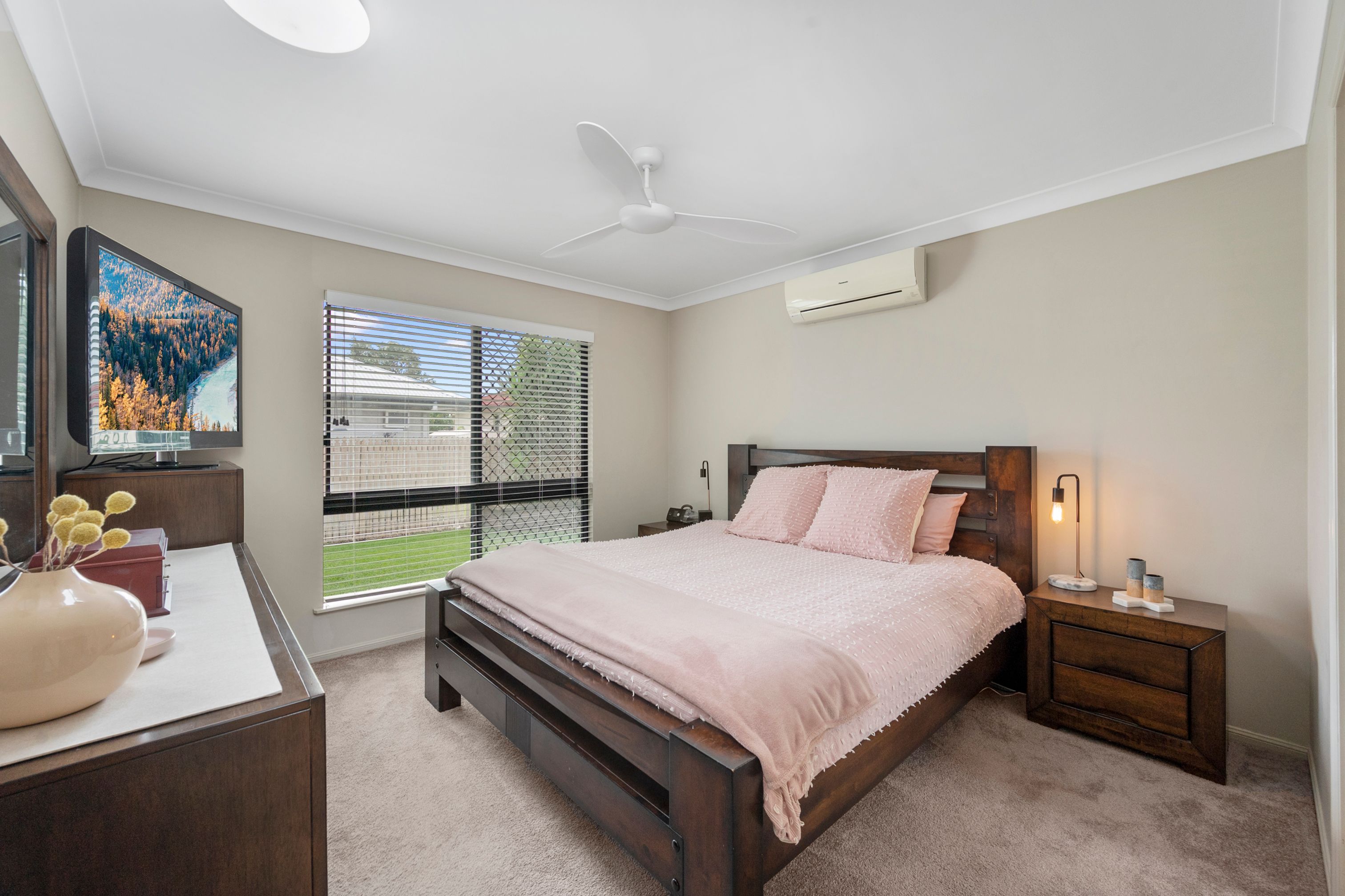 8 Carholm Court — photo 4 of 10