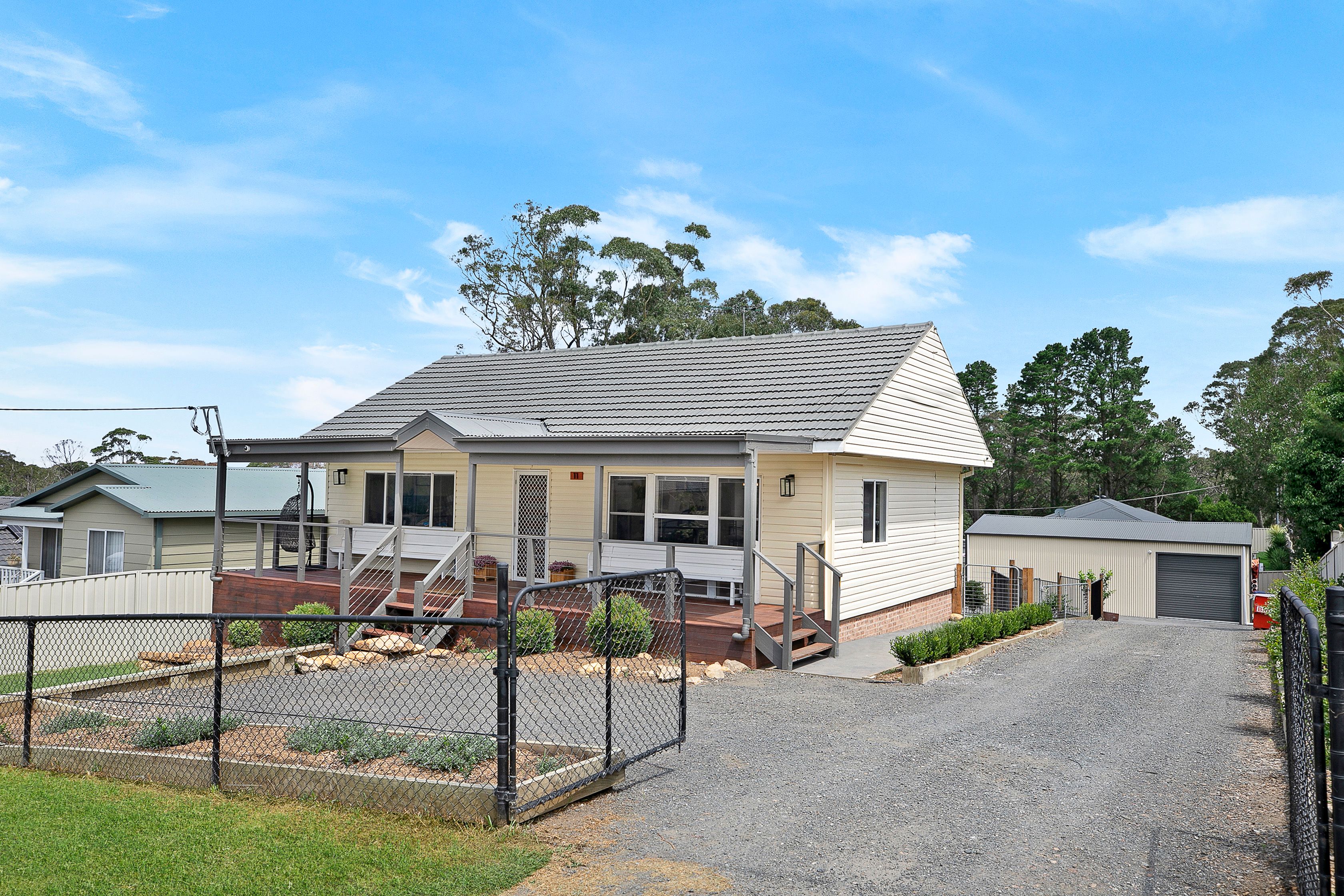 11 Pirrillie Street, Hill Top NSW 2575