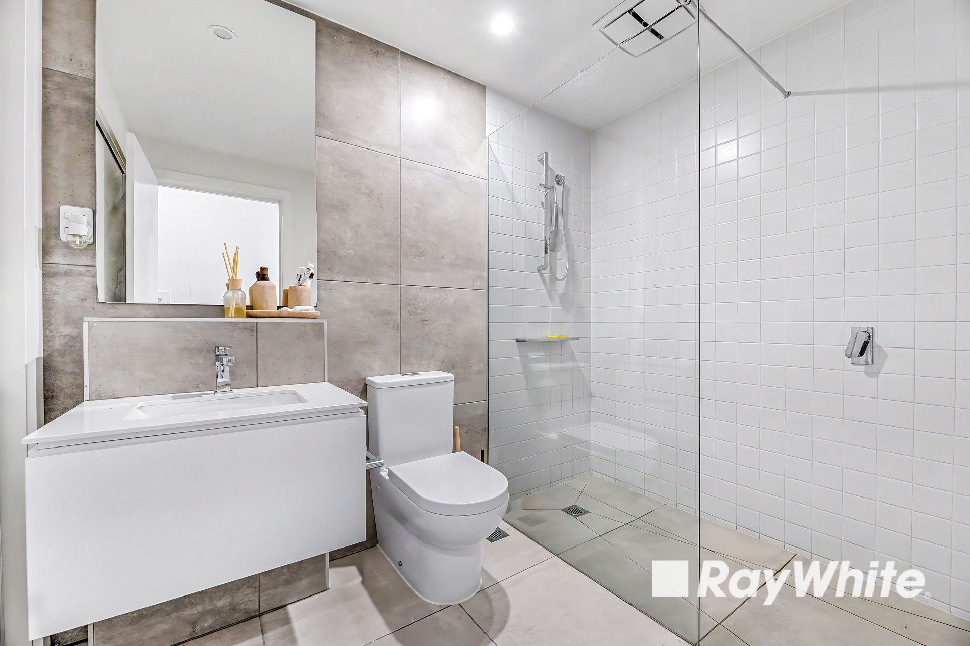 152 Keneally Street — photo 10 of 14
