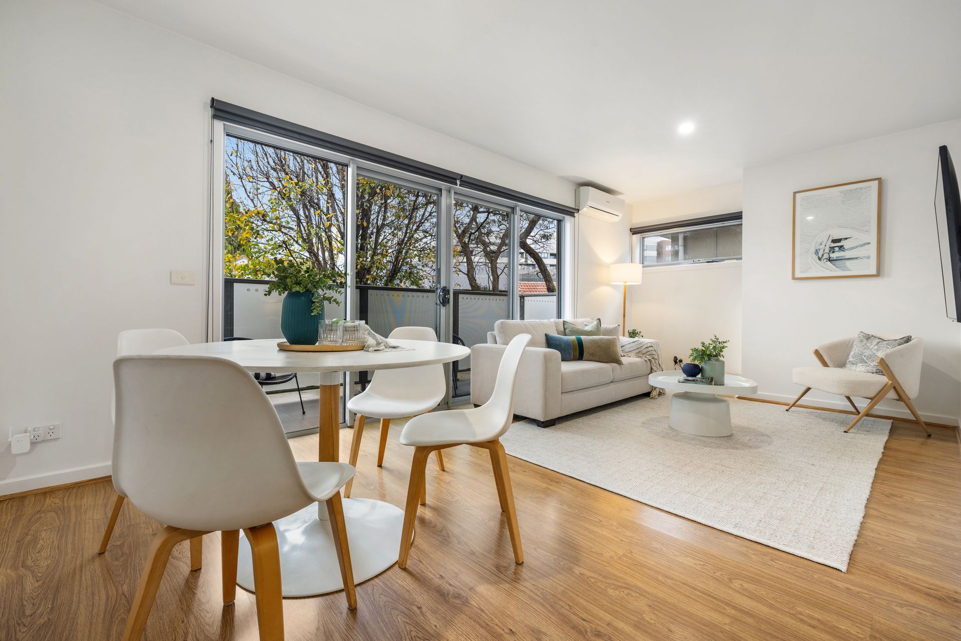 2/1424 Centre Road — photo from Ray White Mount Waverley