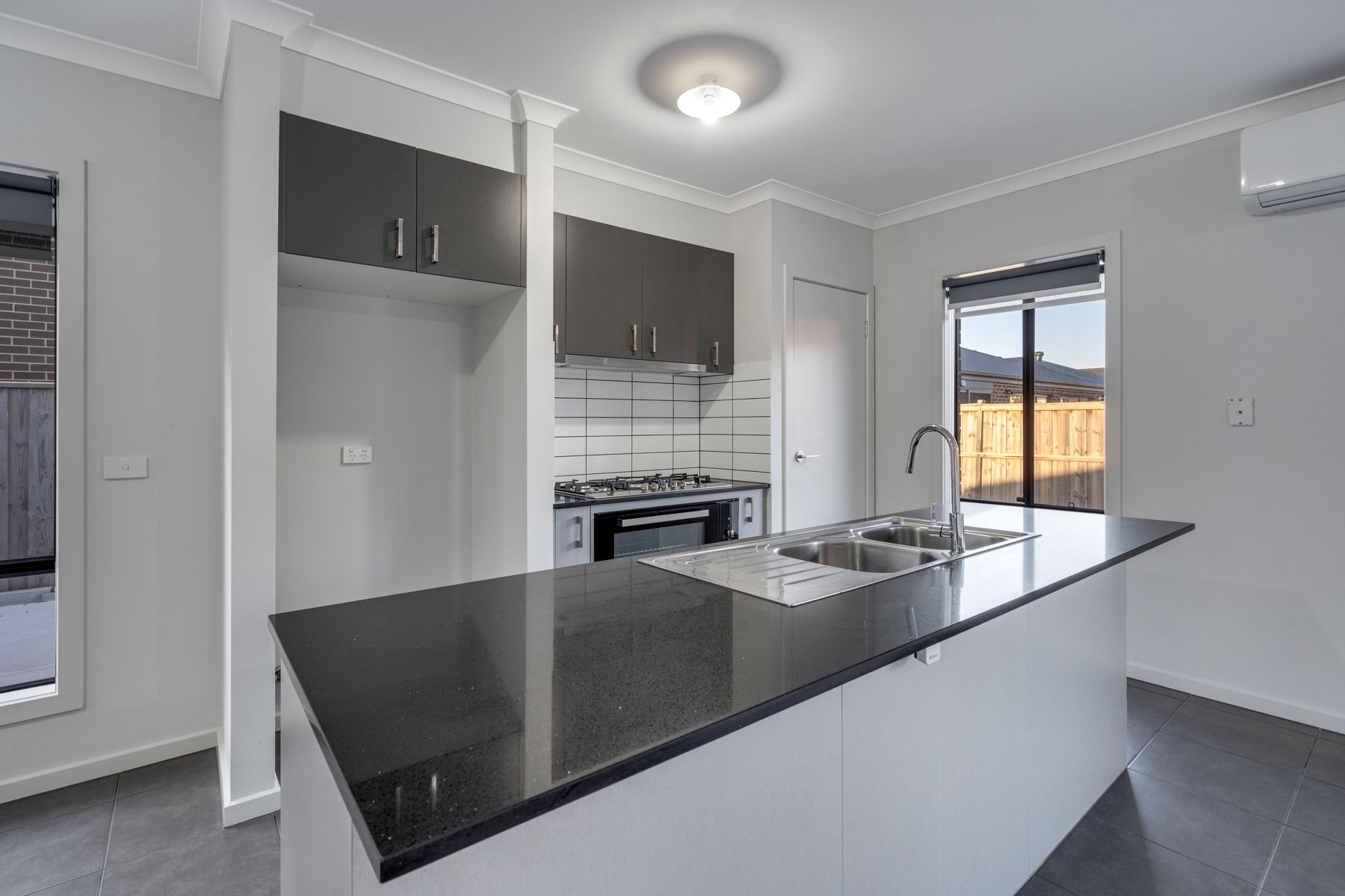 6 Feodora Street — photo 4 of 20