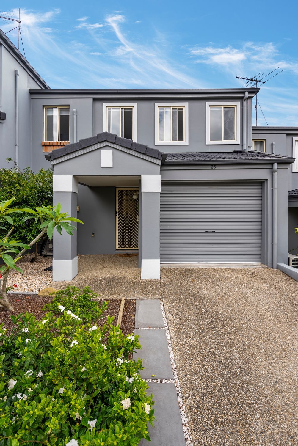 10 Chapman Place, Oxley QLD 4075
