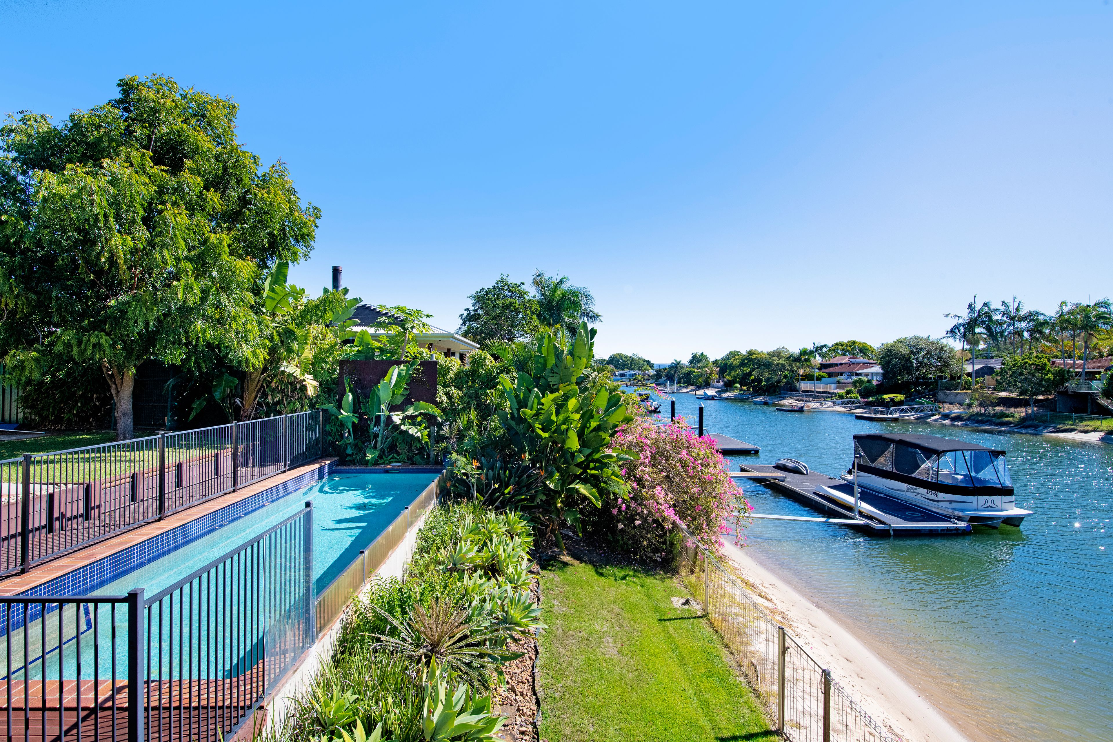 5 Bombala Street, Broadbeach Waters, QLD 4218