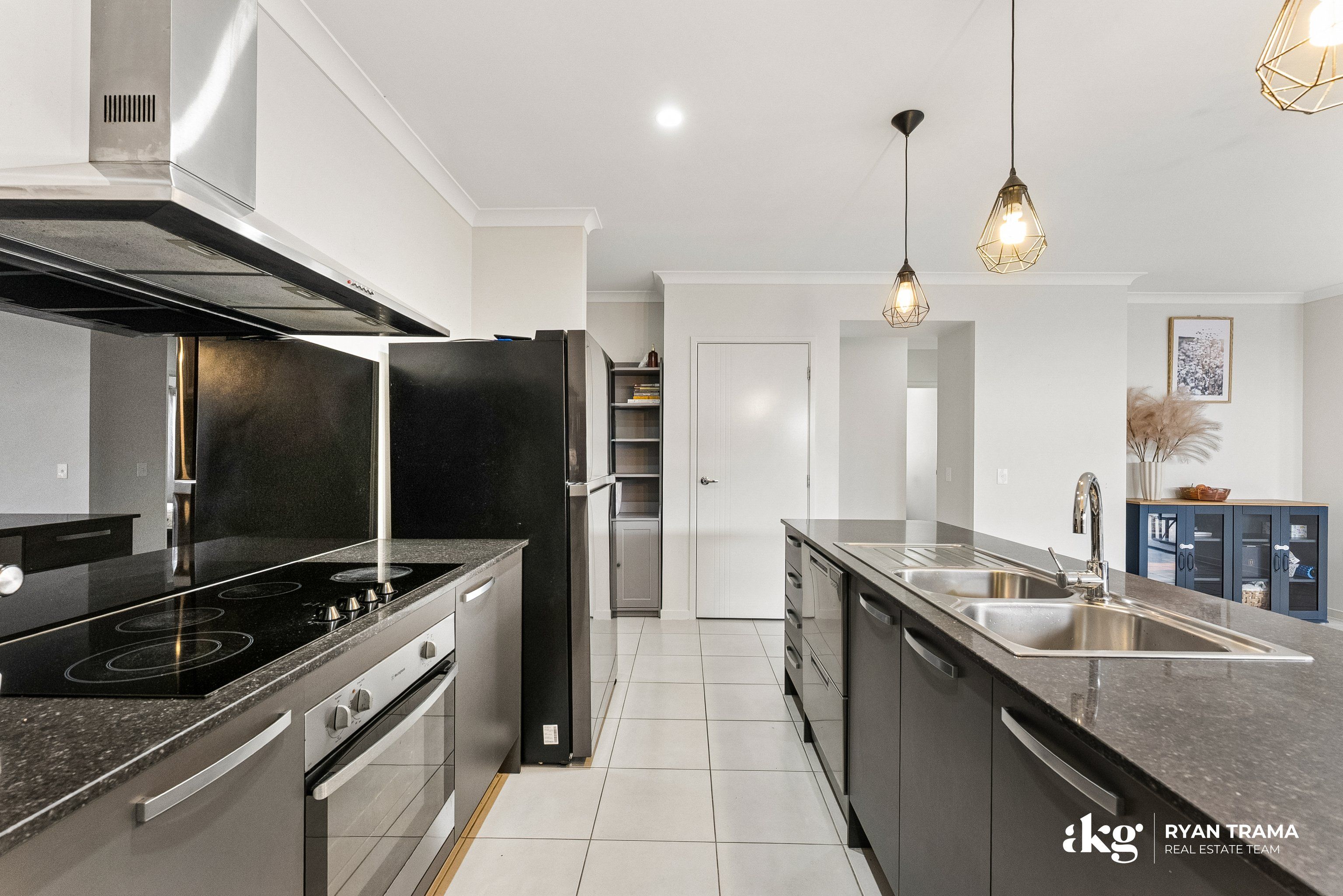 6 Allerton Park Drive — photo 9 of 30