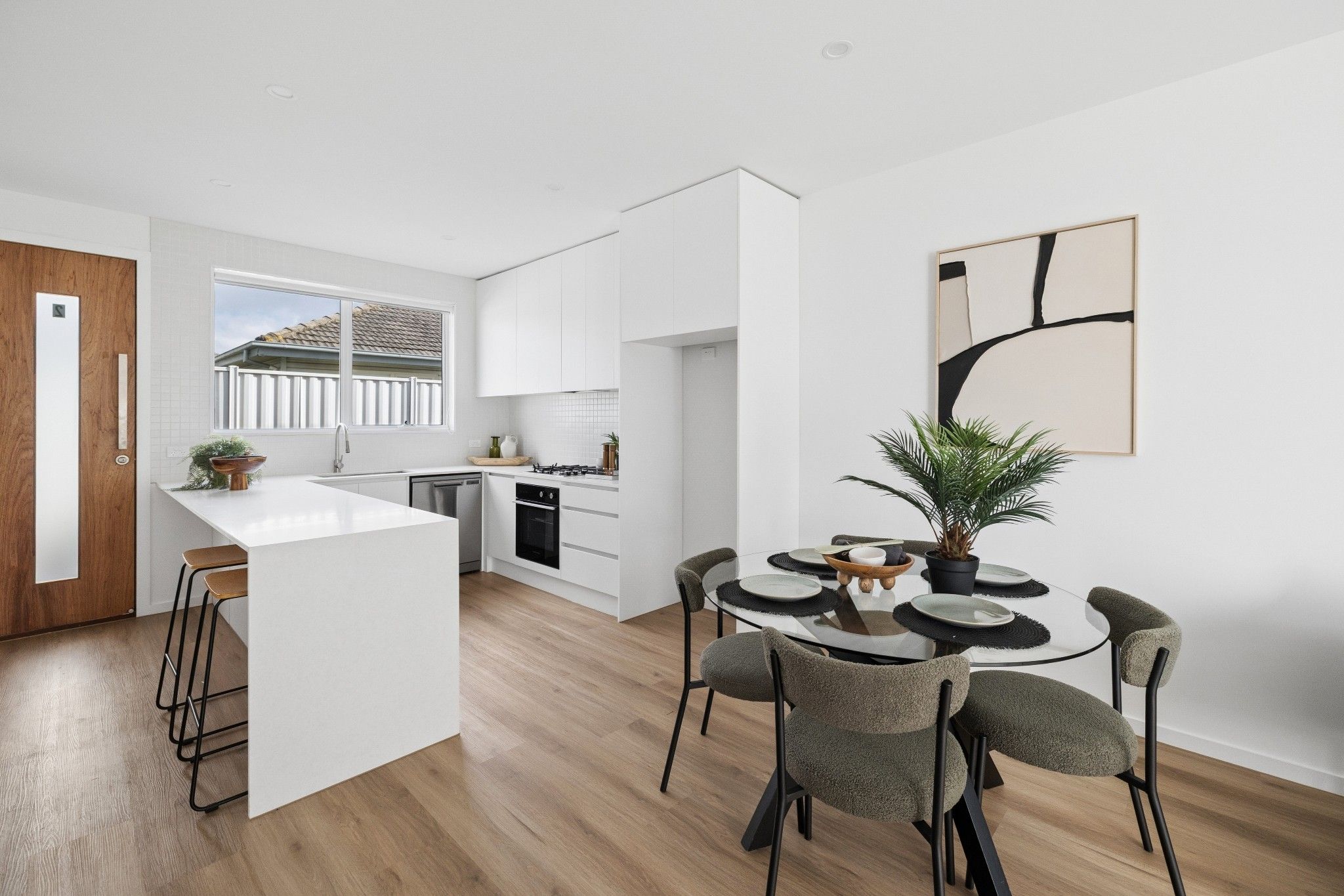 2/43 Dumbarton Street — photo 4 of 17