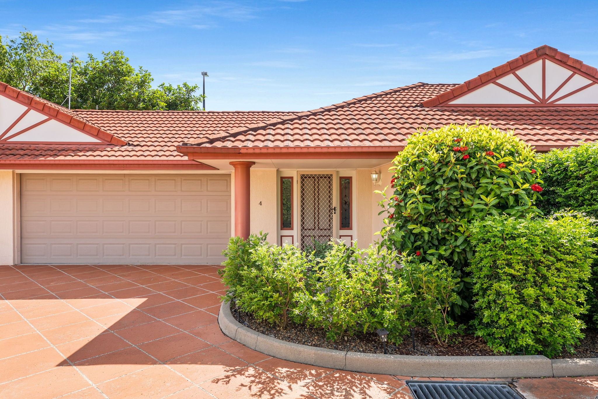 4/12 Angel Street, Eight Mile Plains, QLD 4113