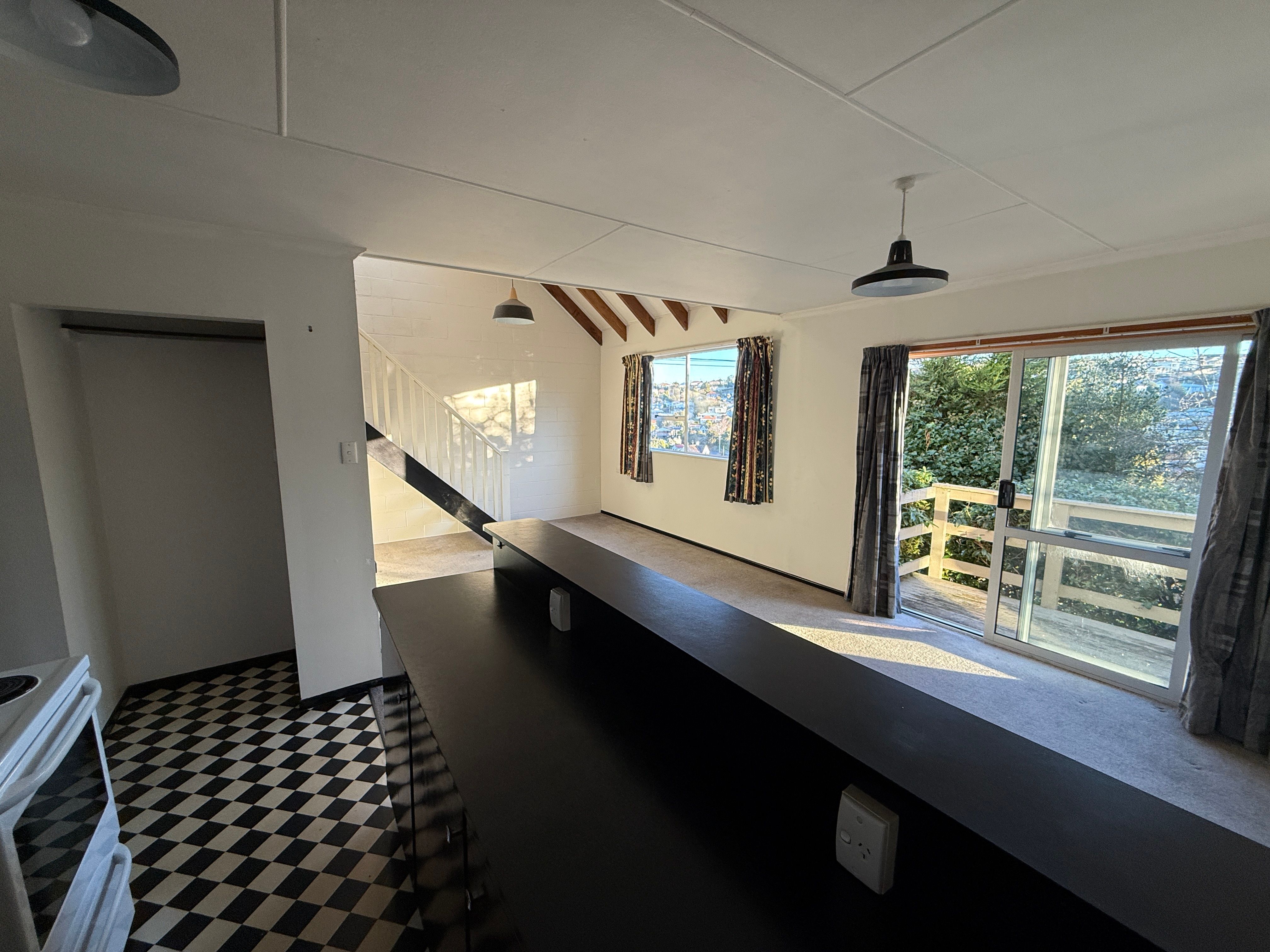 Spacious Two-Bedroom Apartment with Garage 5