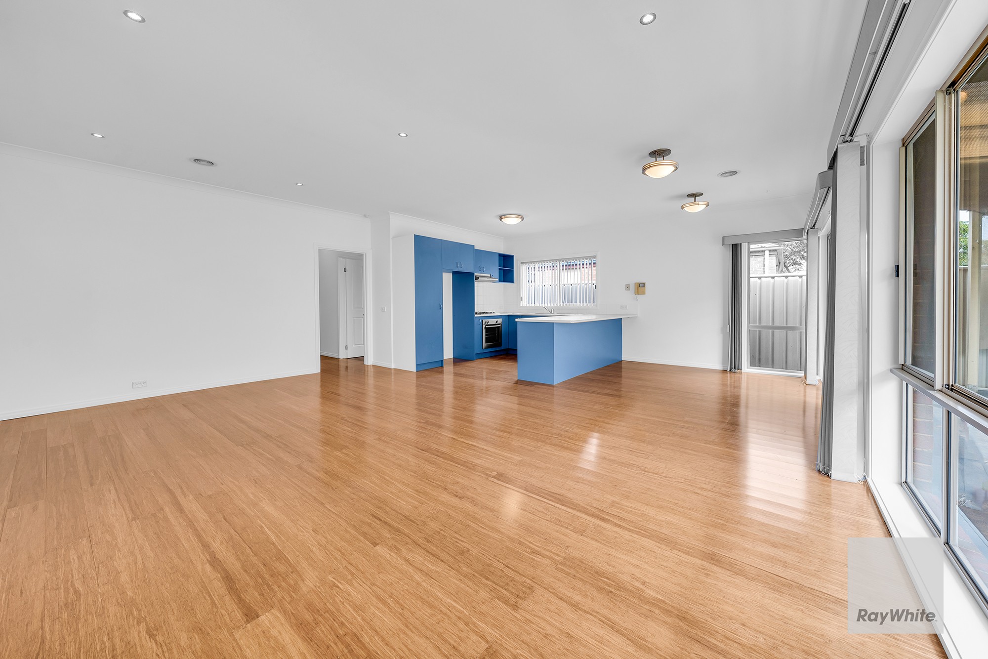 8 Great Barr Crescent, Caroline Springs, VIC 3023