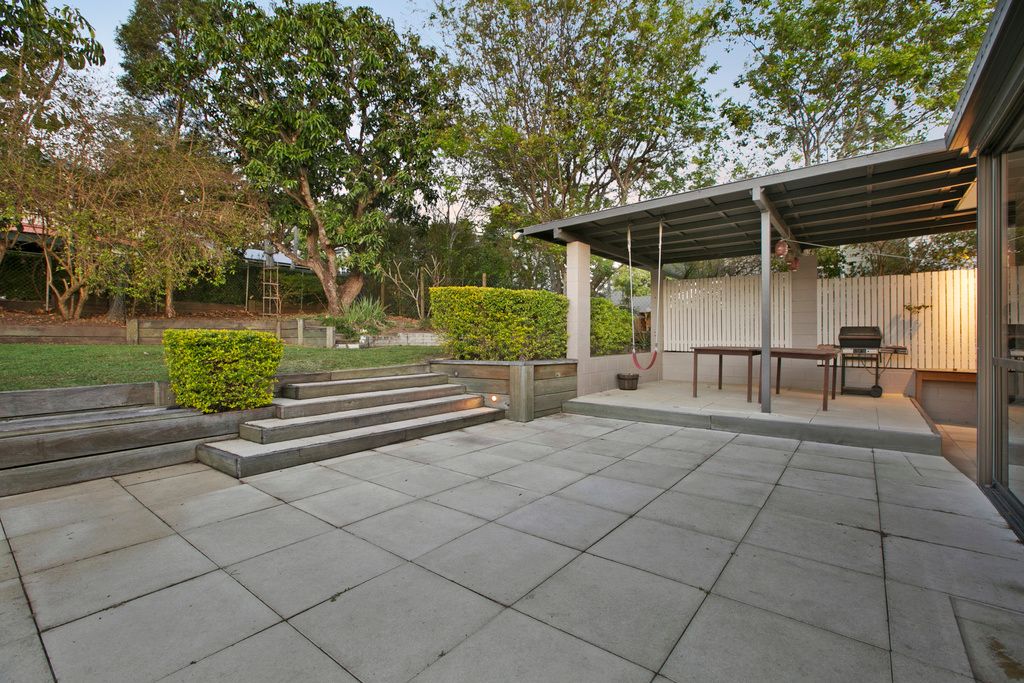 20 Smith Street, Holland Park, QLD 4121