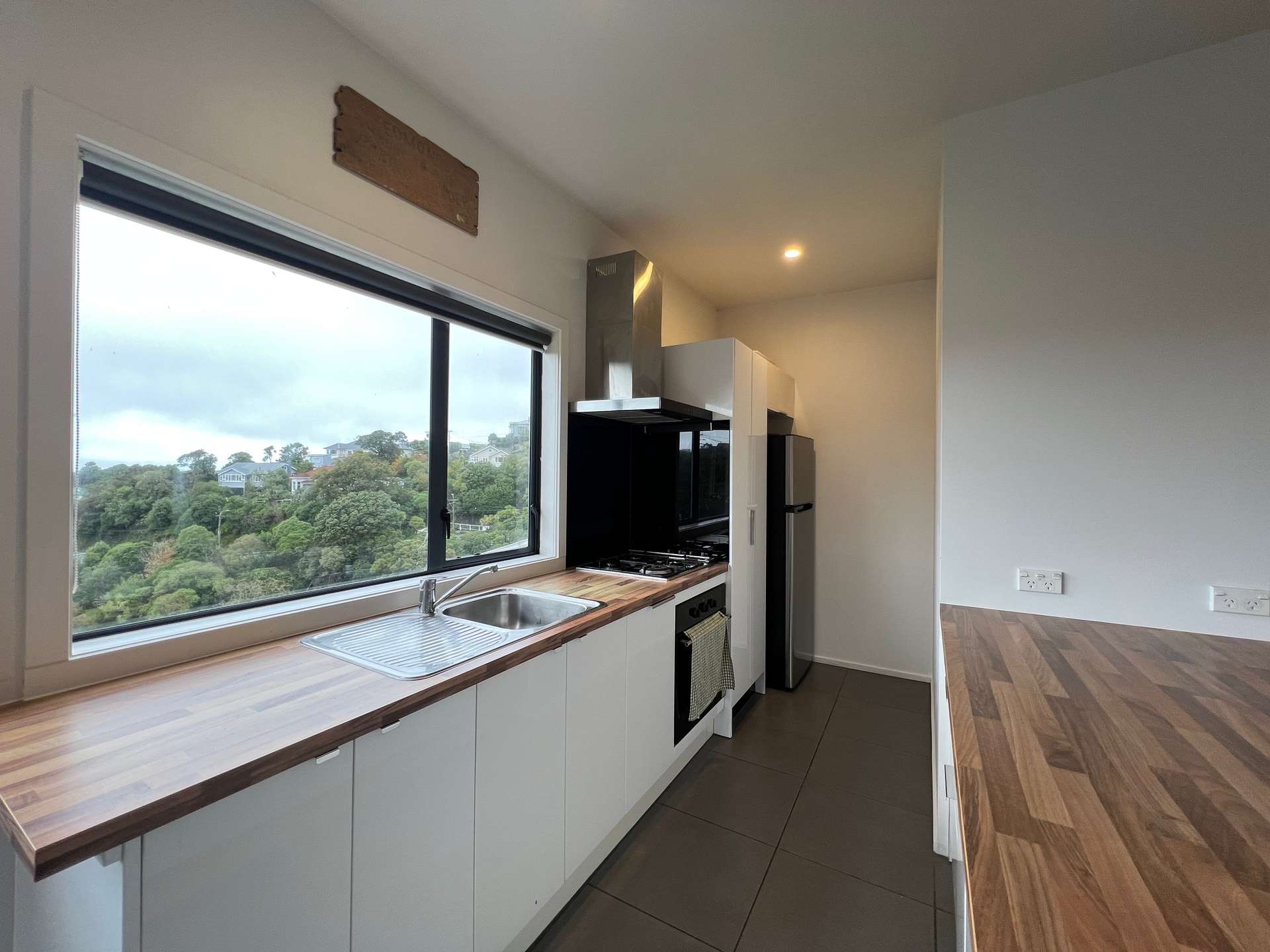 2/51 Raroa Road photo 2
