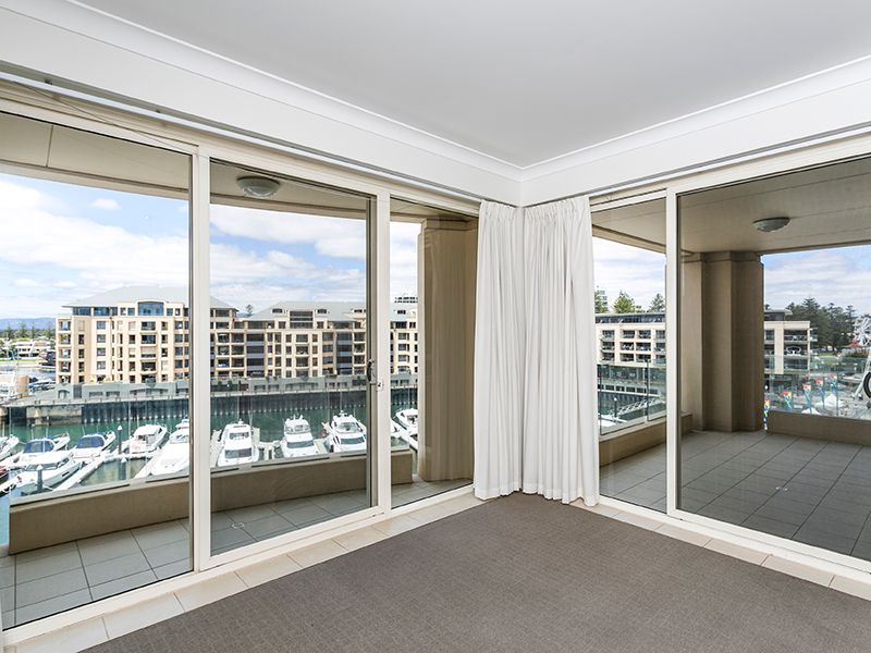 57/3 Holdfast Promenade, Glenelg, SA 5045
