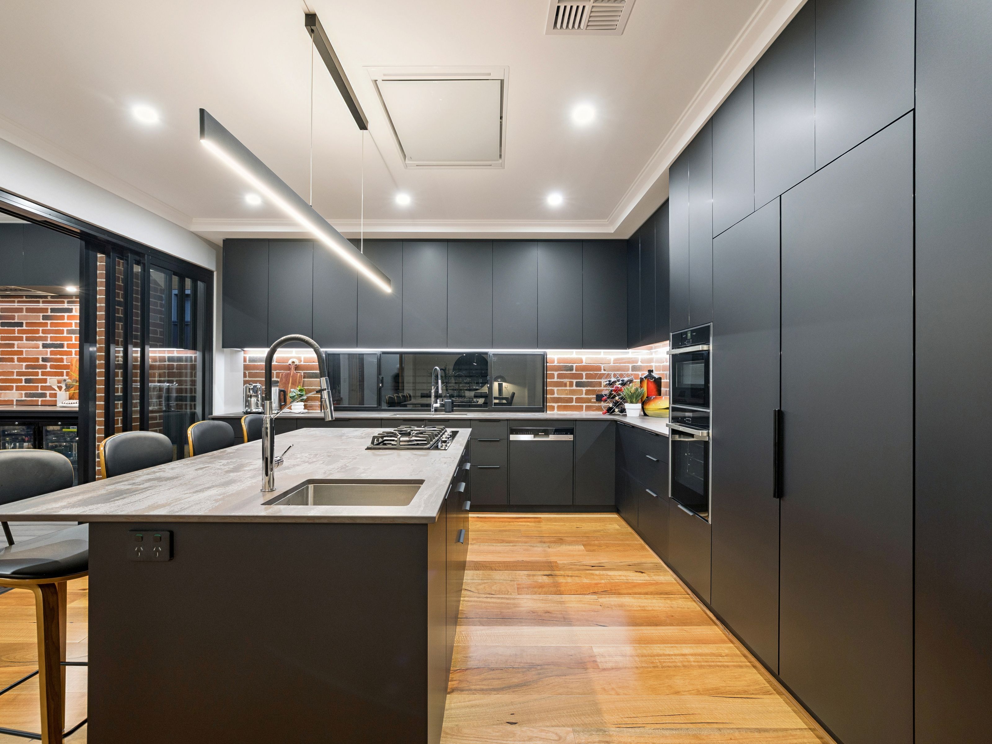 84A Mackie Street — photo 7 of 29