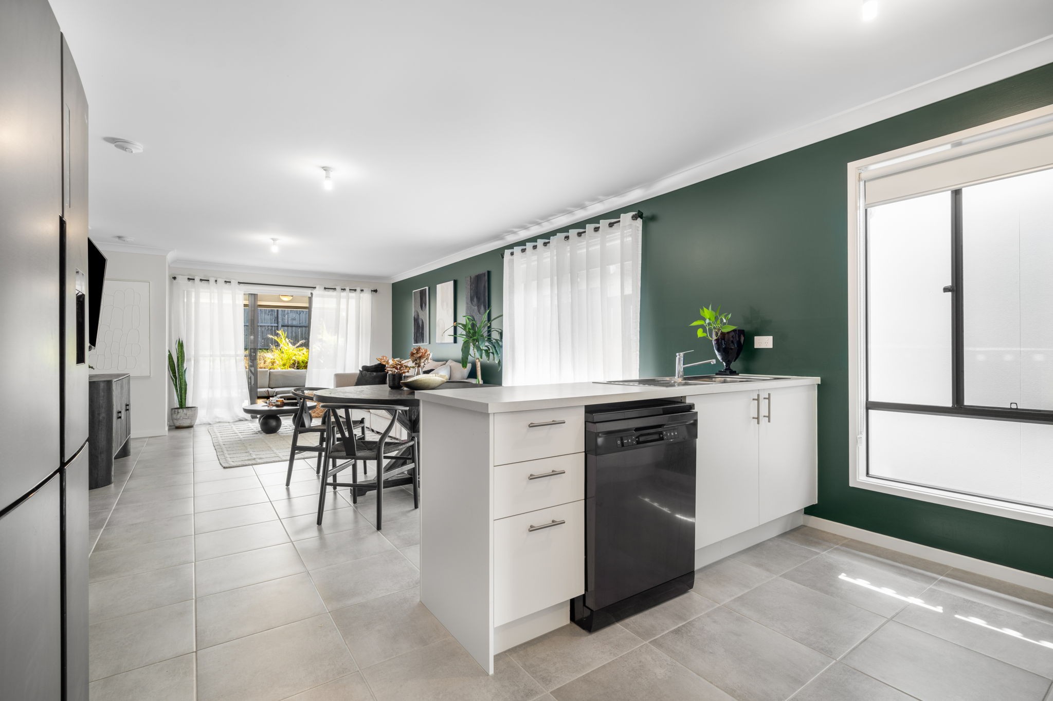 77 Boomi Avenue, South Maclean, QLD 4280