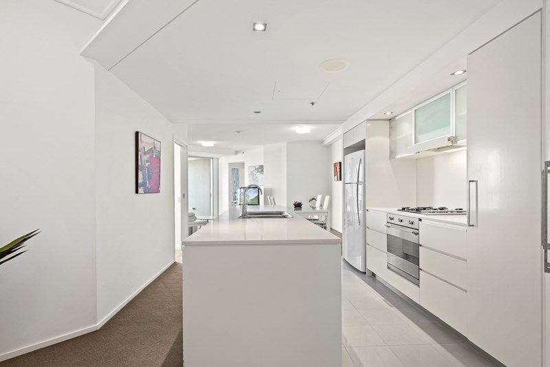 122/30 Macrossan Street — photo 3 of 13