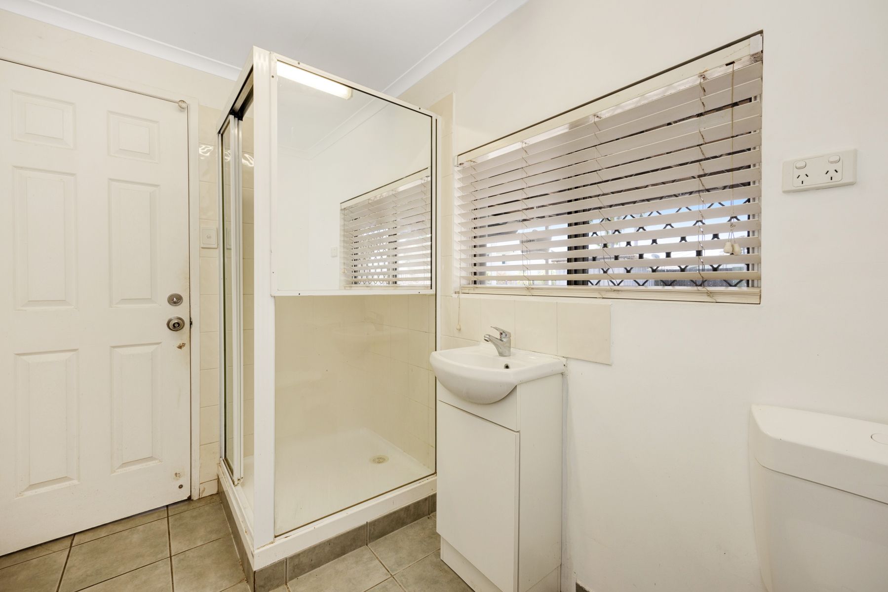6 Corella Crescent — photo 11 of 12