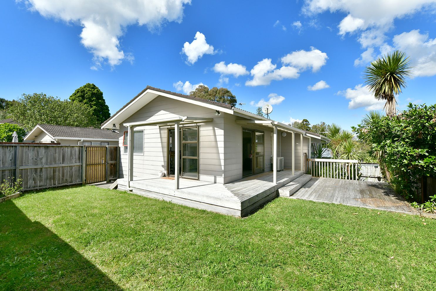 13 & 13A Wilkinson Way, Browns Bay, North Shore City