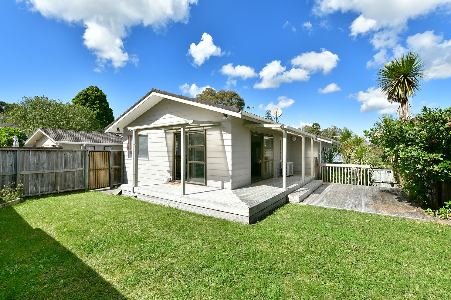 13 & 13A Wilkinson Way, Browns Bay, North Shore City