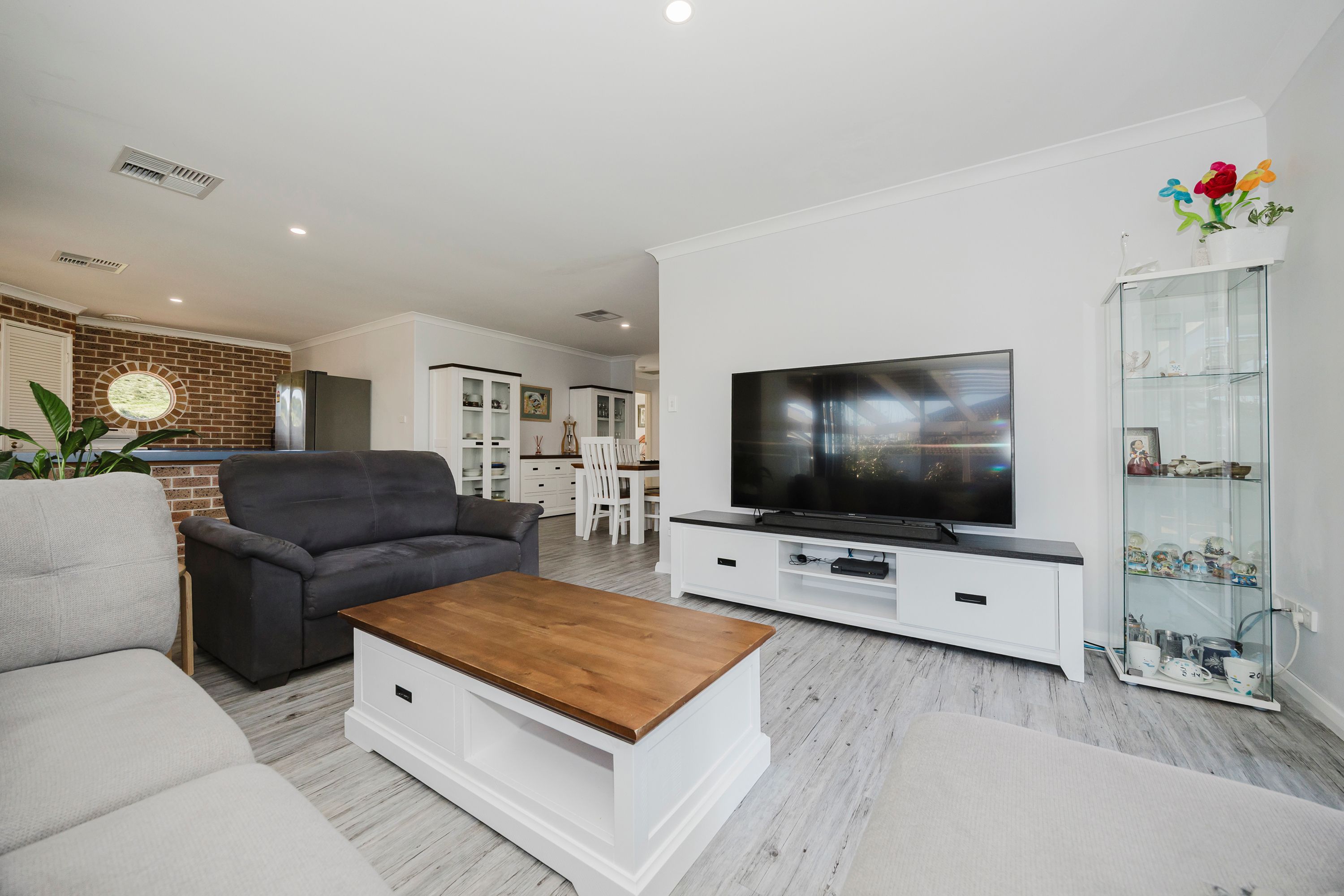 102 Damepattie Drive — photo 3 of 25