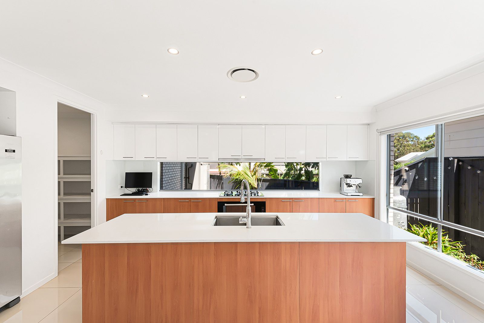 6 Dakara Street, Holland Park West, QLD 4121